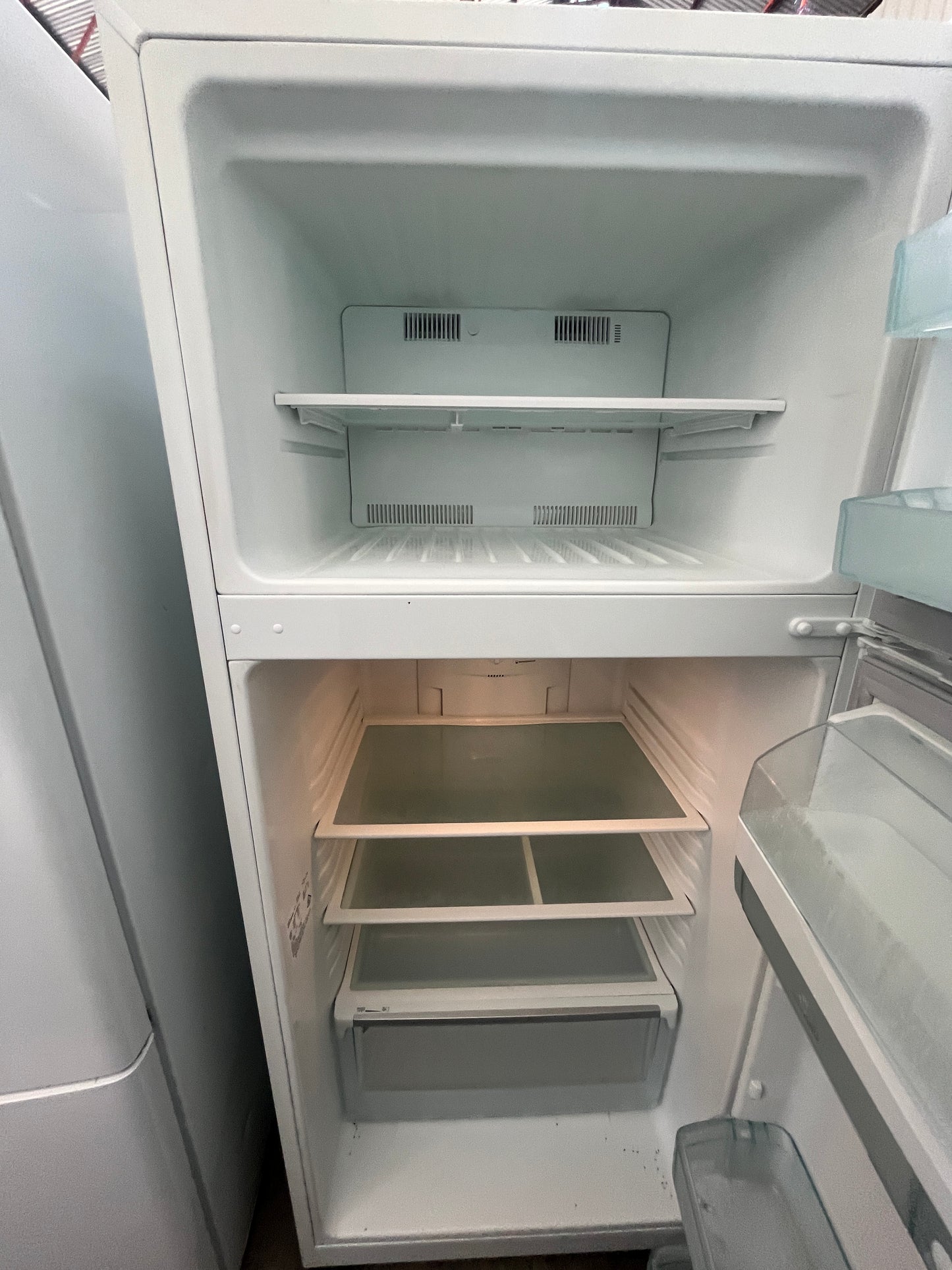 Refurbished Westinghouse 420L Fridge Freezer WTM4200WB - R*7 | ADELAIDE