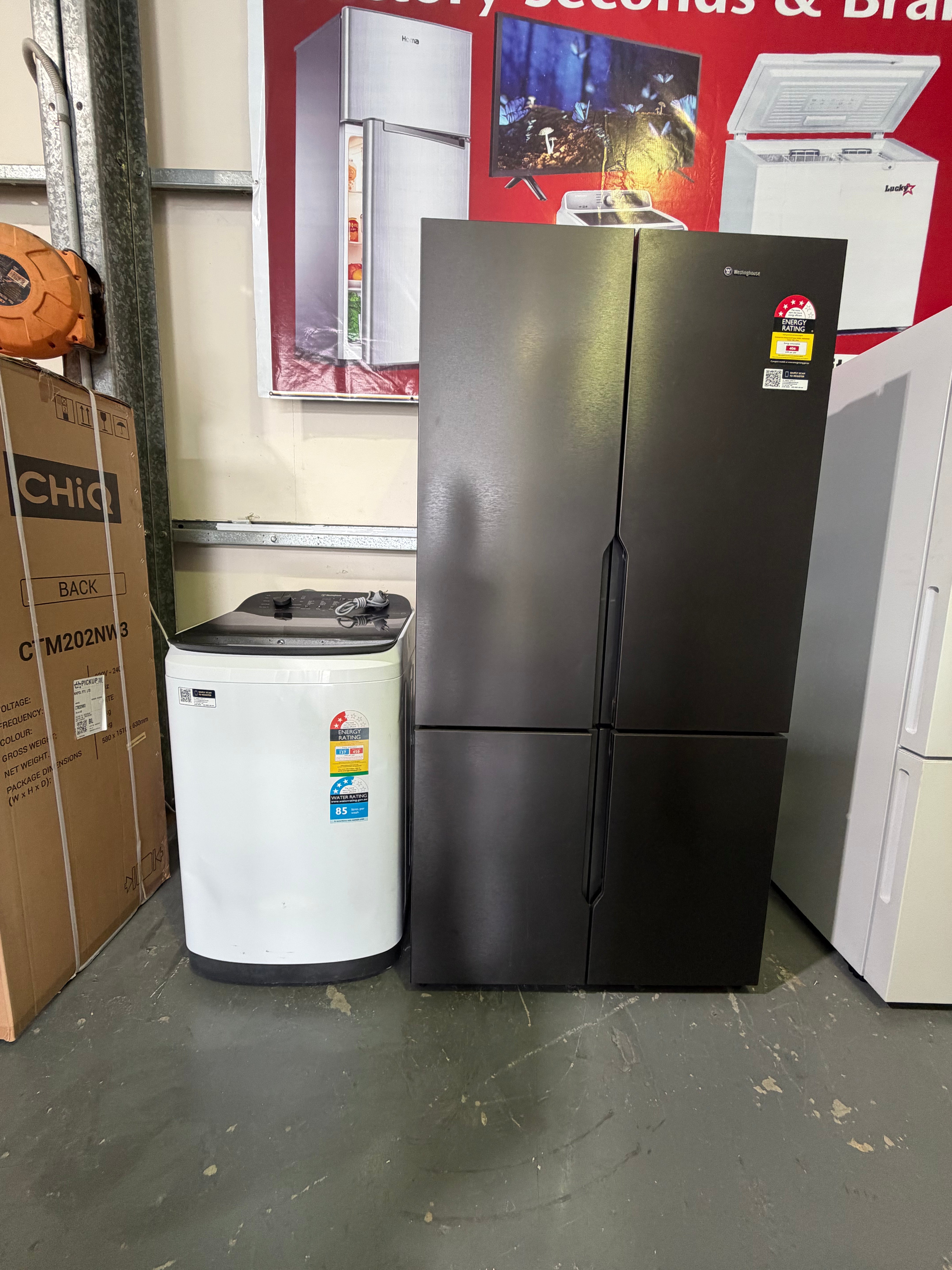 Factory Seconds Westinghouse 564L Quad Door Fridge & 7kg Top Load Washer Combo – WQE5600BB + WWT7084J5WA | BRISBANE