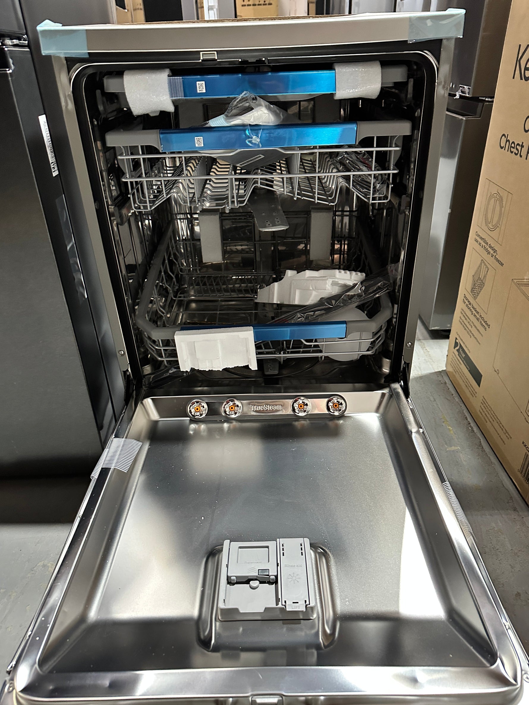 LG 506L Quad Door Fridge Freezer with Non-Plumbed Ice & Water + LG QuadWash 15 Place Dishwasher – Factory Seconds | ADELAIDE