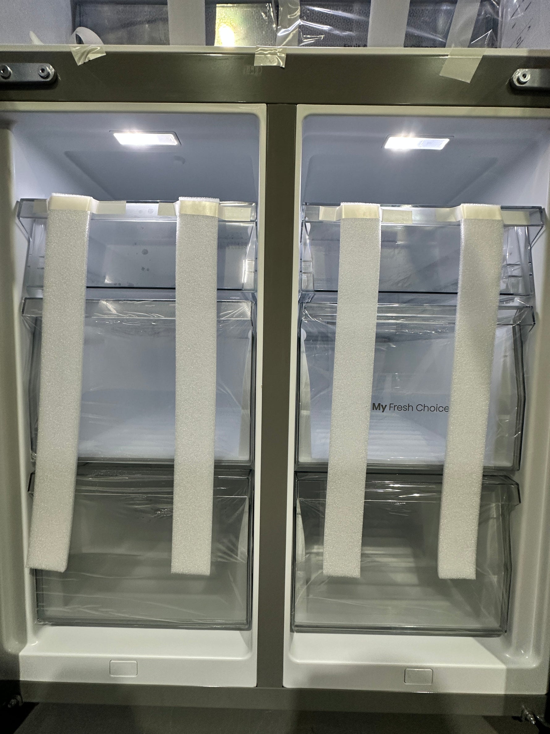 Hisense 483L French Door Fridge Freezer – White Glass Finish | HRCD483G | ADELAIDE