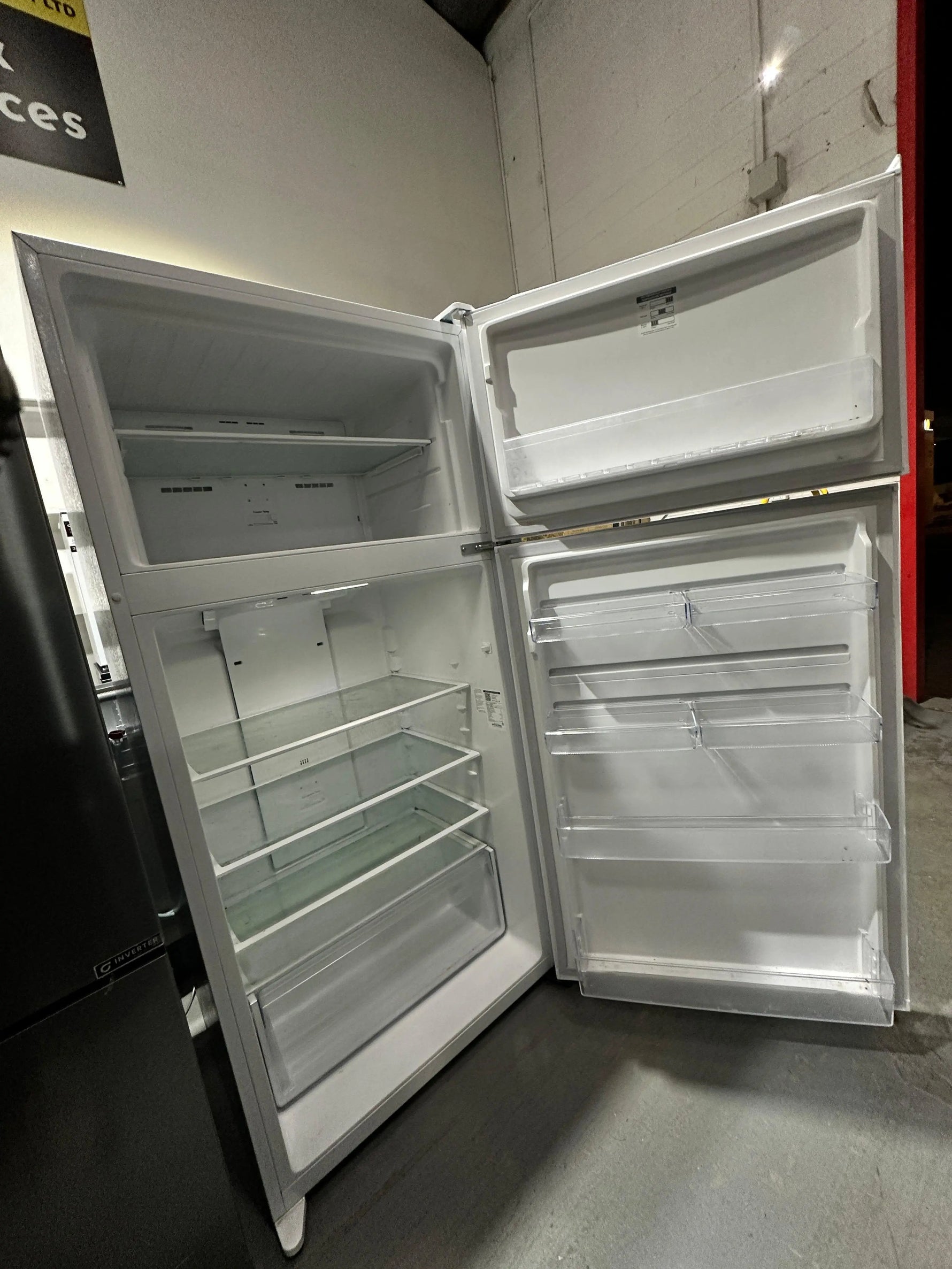 Kelvinator 503L Top Mount Refrigerator Freezer – Near New | ADELAIDE