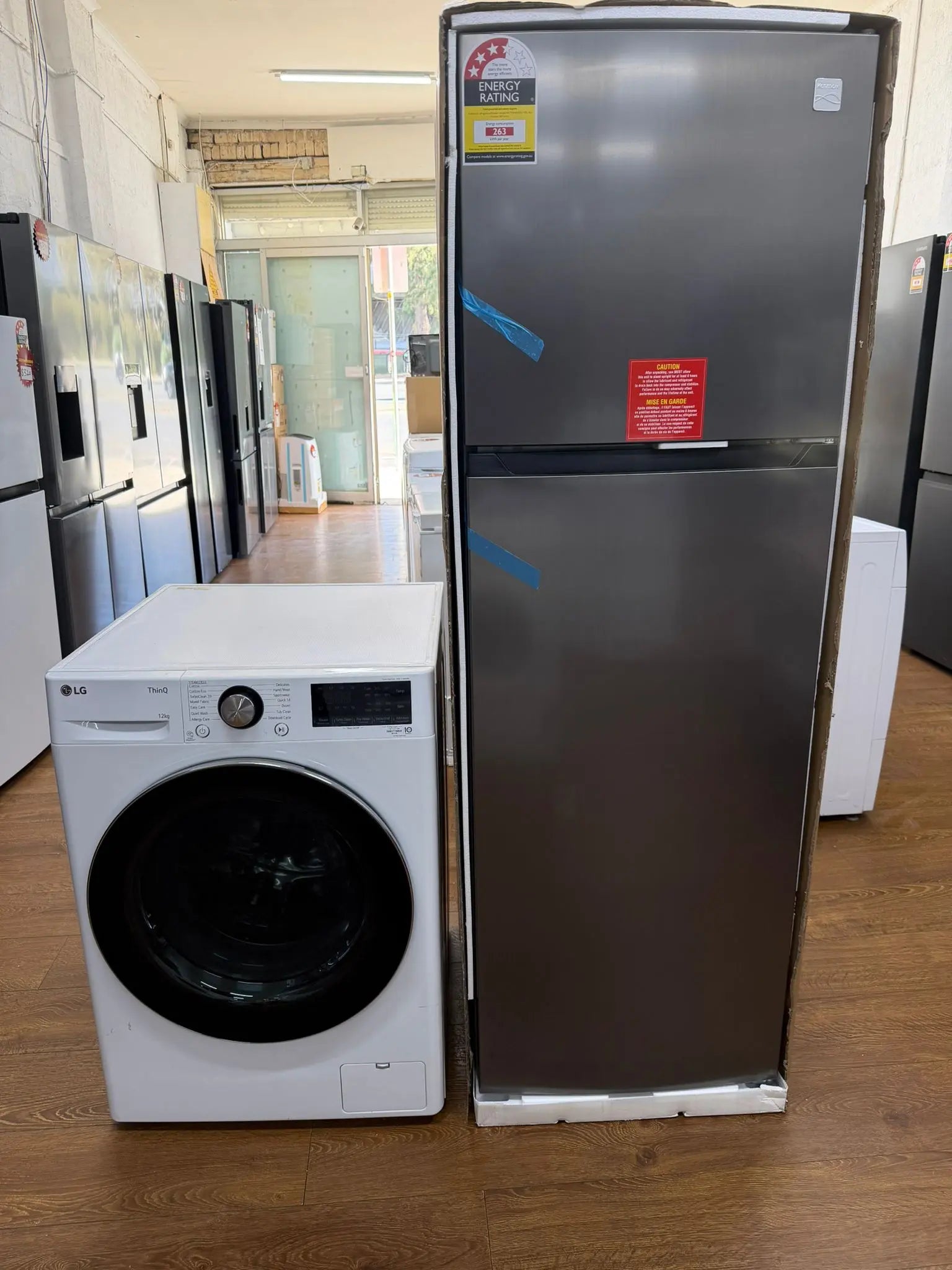 Kenmore 498L Fridge Freezer (KKTM785X498) Brand New + Bosch 6.5kg Front Load Washing Machine (WAE20262AU) Refurbished Bundle | RESERVOIR