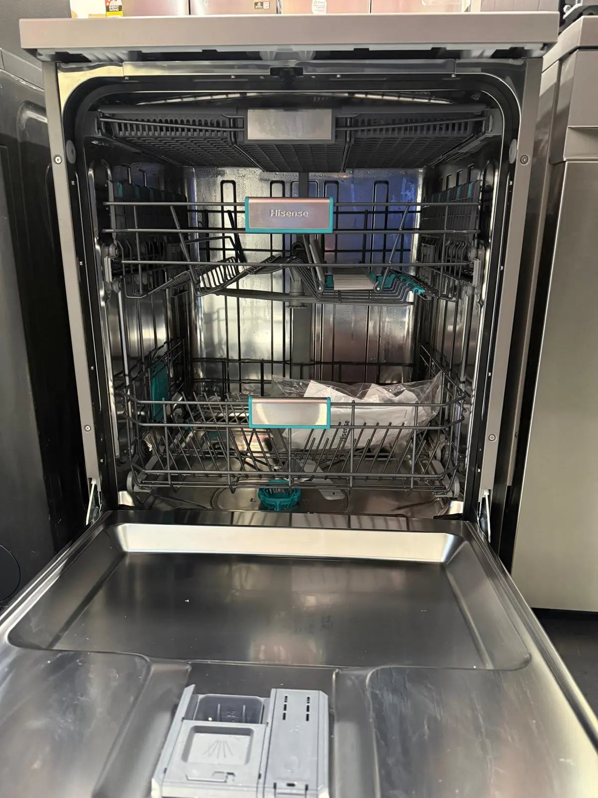 LG 14 Place Setting Freestanding Dishwasher – Factory Seconds