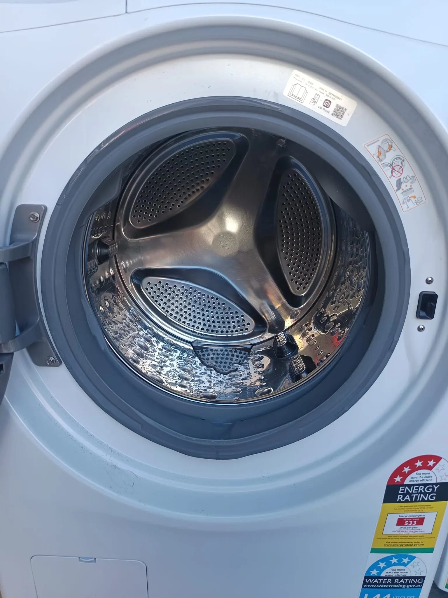 LG 14kg XL Front Load Washing Machine – Refurbished | MELBOURNE