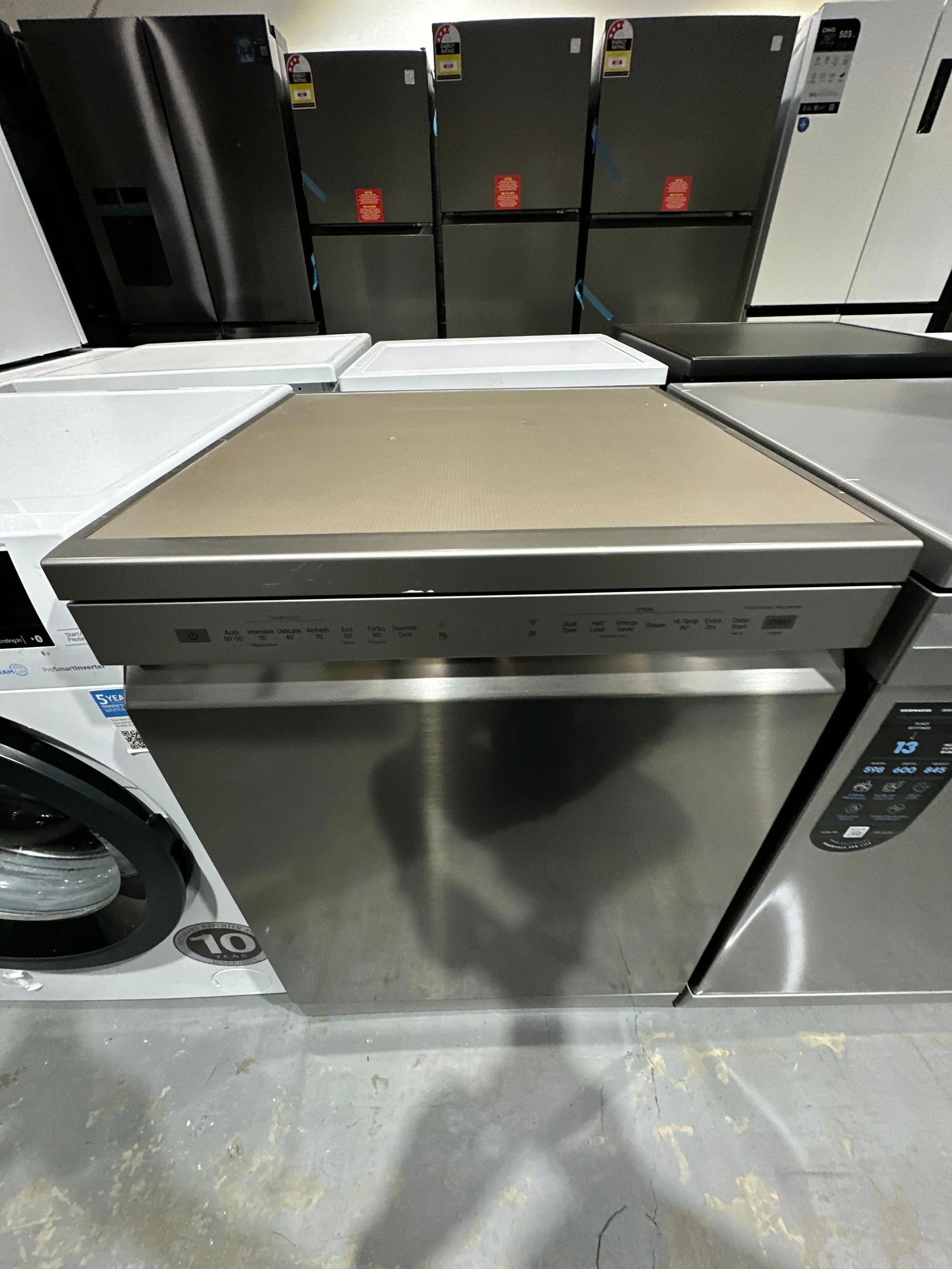 LG 15 Place Setting Dishwasher – Near New | ADELAIDE