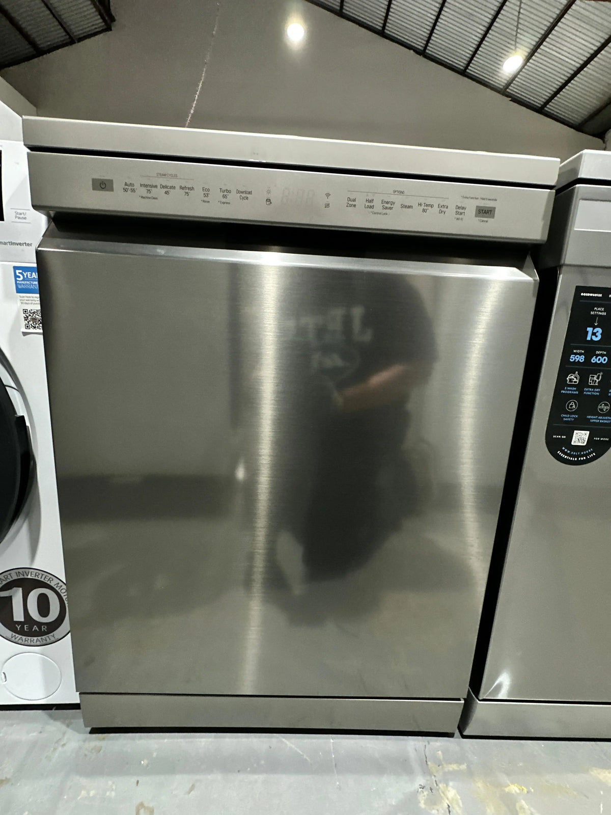LG 15 Place Setting Dishwasher – Near New | ADELAIDE