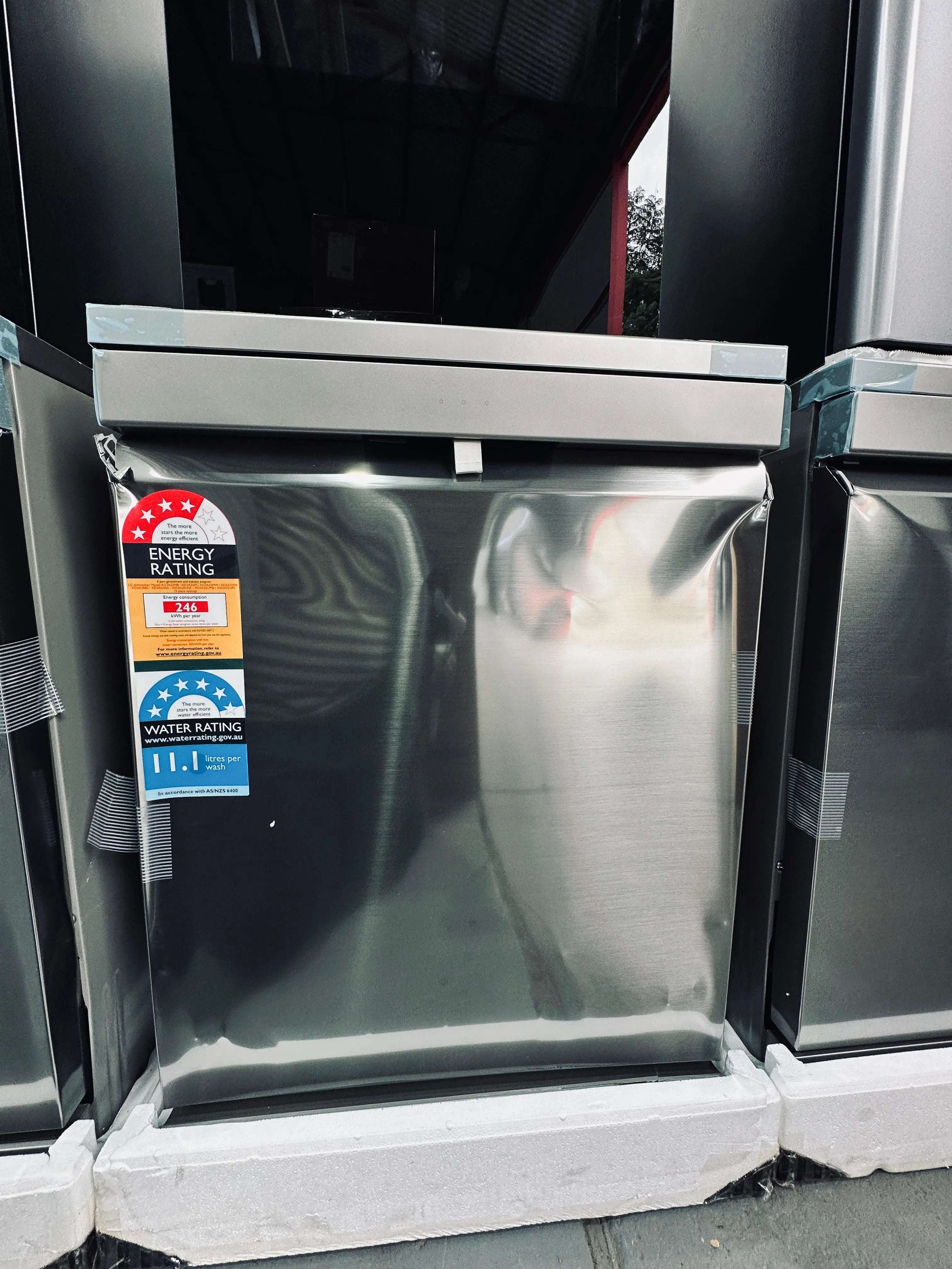 LG 15 Place Settings QuadWash Dishwasher – Factory Seconds | ADELAIDE