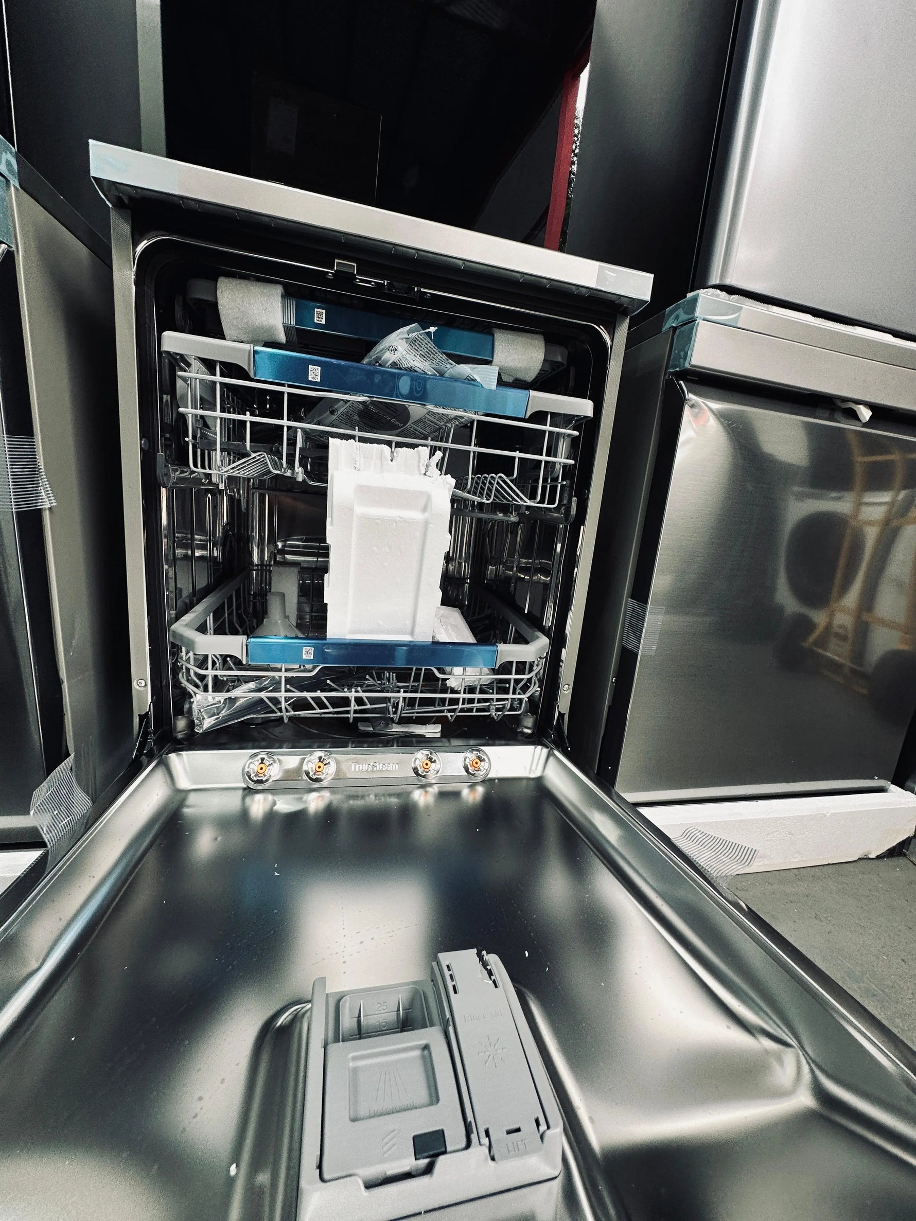 LG 15 Place Settings QuadWash Dishwasher – Factory Seconds | ADELAIDE