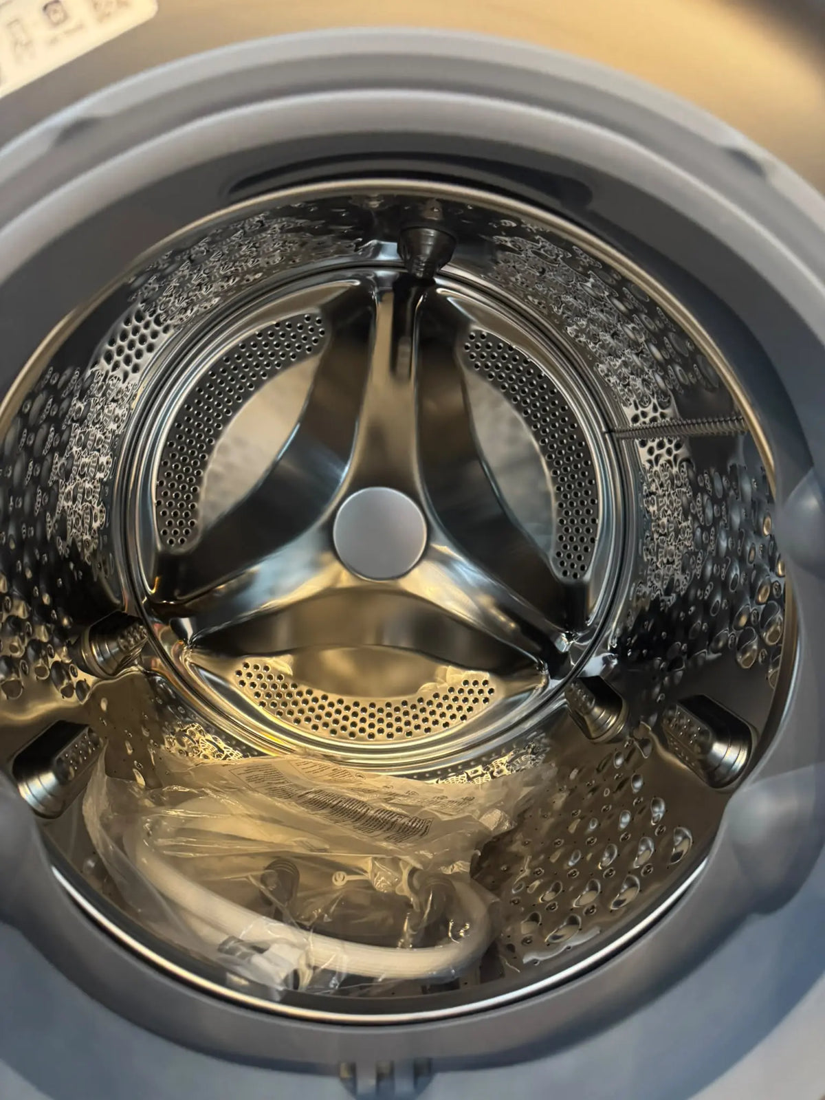LG 16kg Washer + 10kg Dryer Combo – Factory Second | RESERVOIR