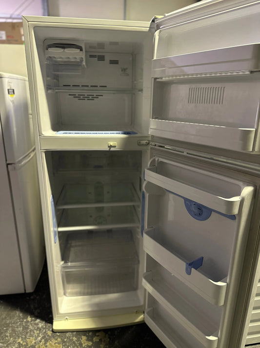 LG 339 Liters fridge freezer | BRISBANE
