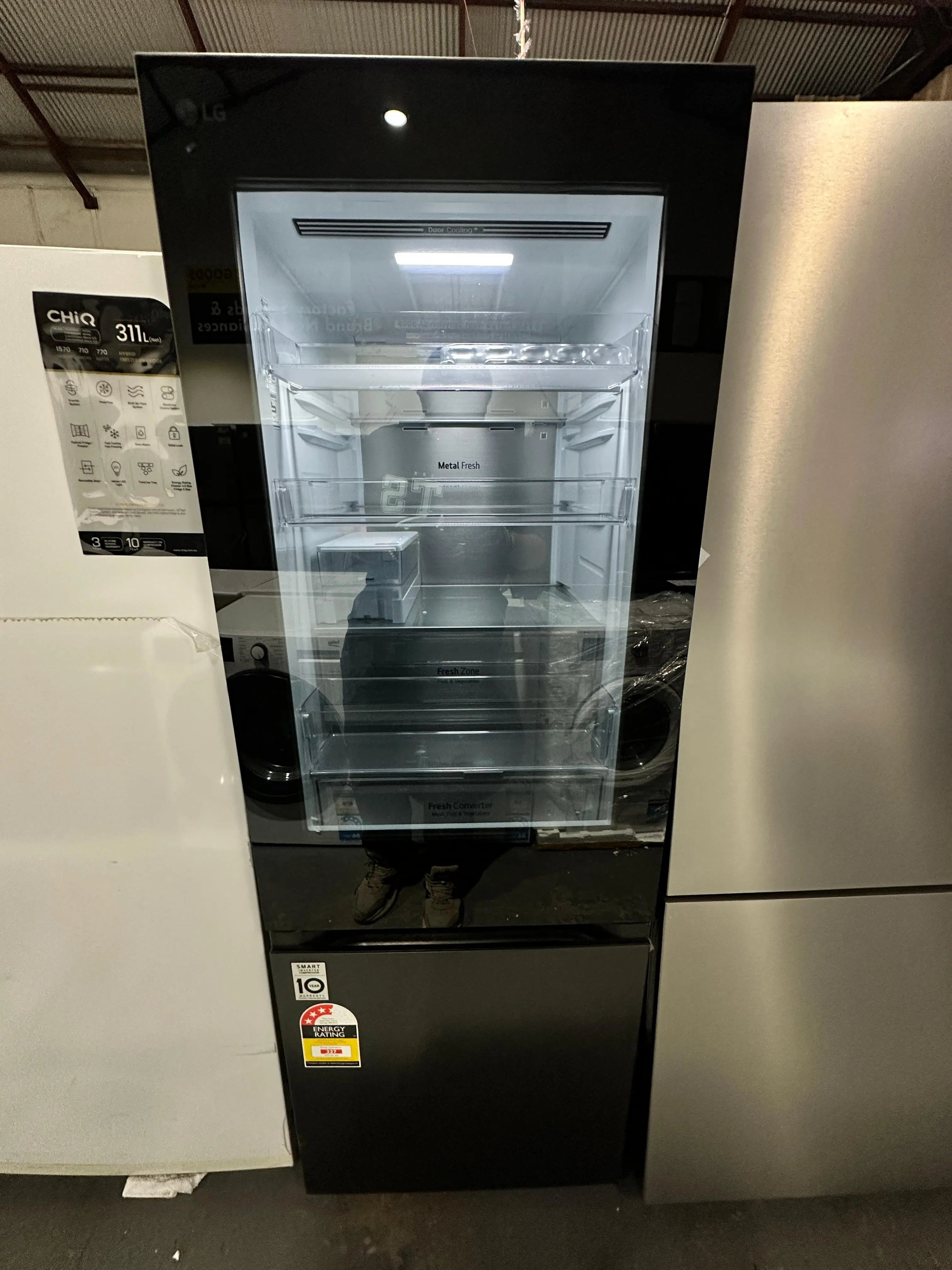 LG 340L InstaView Bottom Mount Fridge Freezer with Non-Plumbed Ice – Near New | ADELAIDE