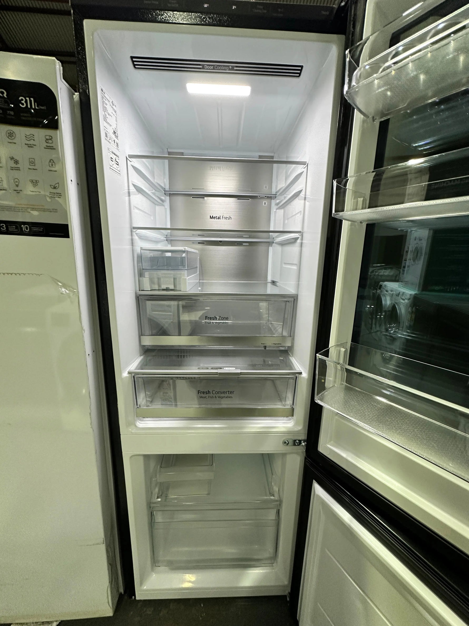 LG 340L InstaView Bottom Mount Fridge Freezer with Non-Plumbed Ice – Near New | ADELAIDE