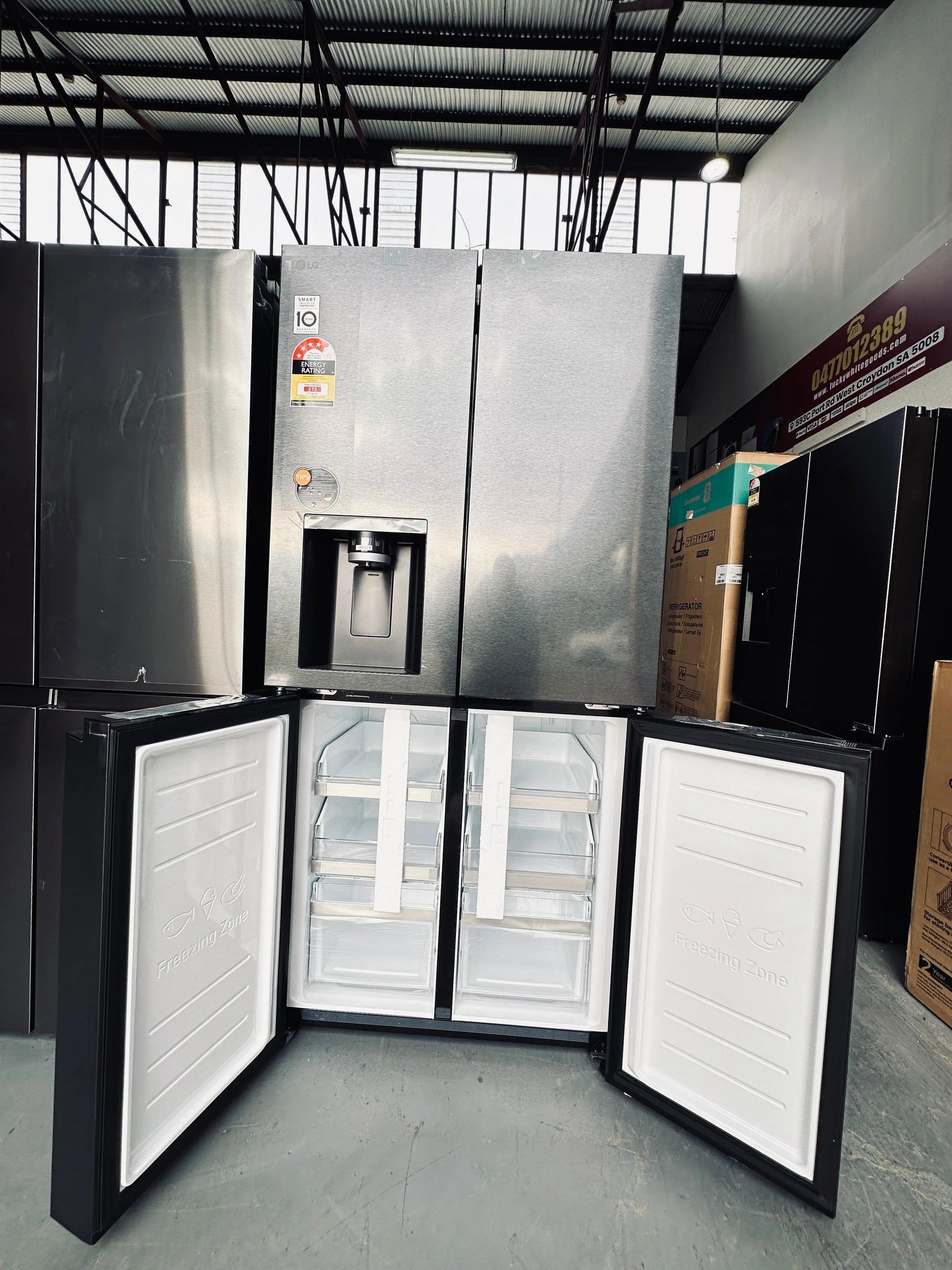 LG 506L Quad Door Fridge Freezer – Black Steel with Non-Plumbed Water & Ice – Factory Seconds | ADELAIDE