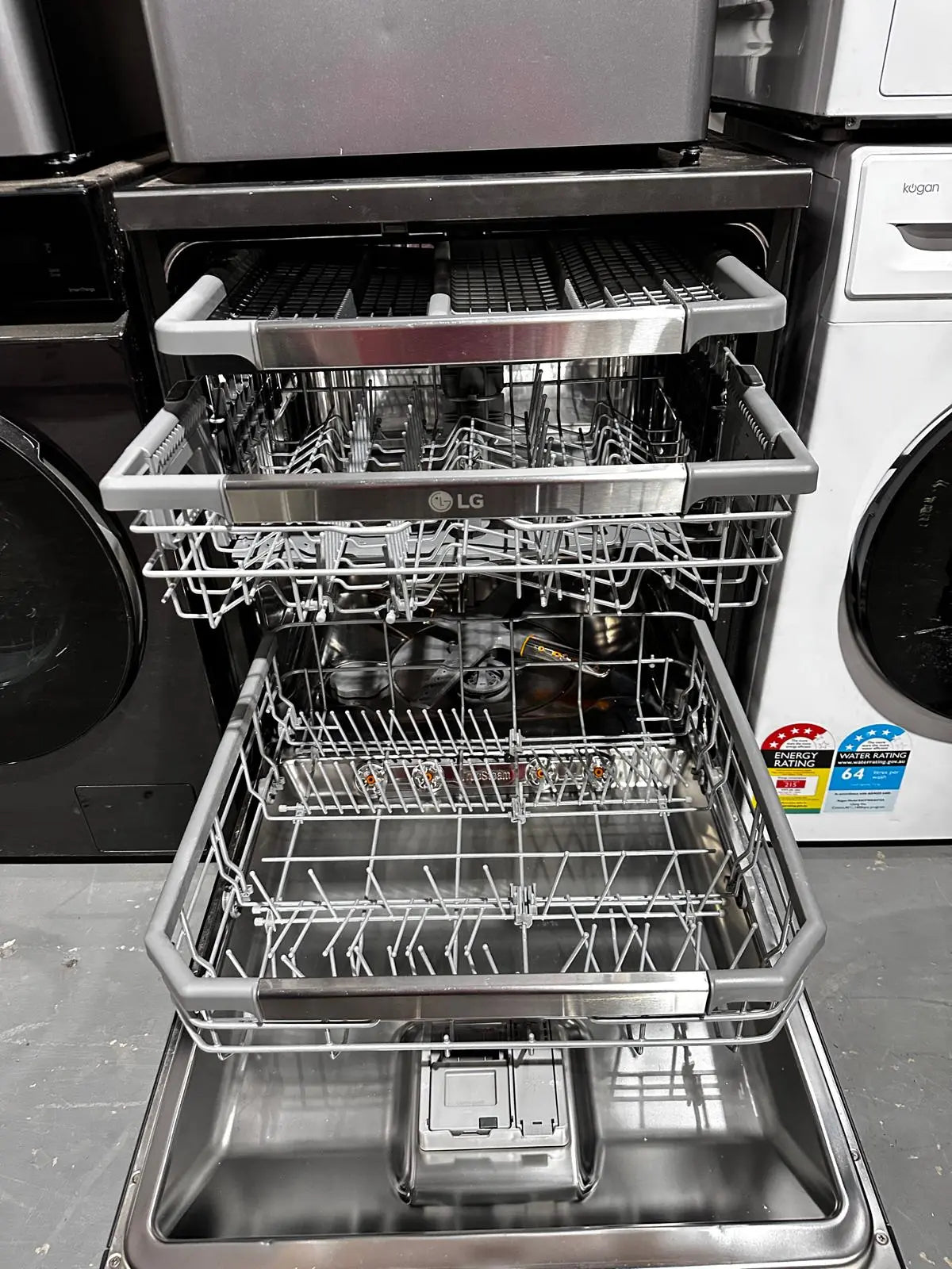 LG 60cm 14 Place QuadWash Freestanding Dishwasher XD5B14PS – Platinum Steel (Refurbished) | ADELAIDE