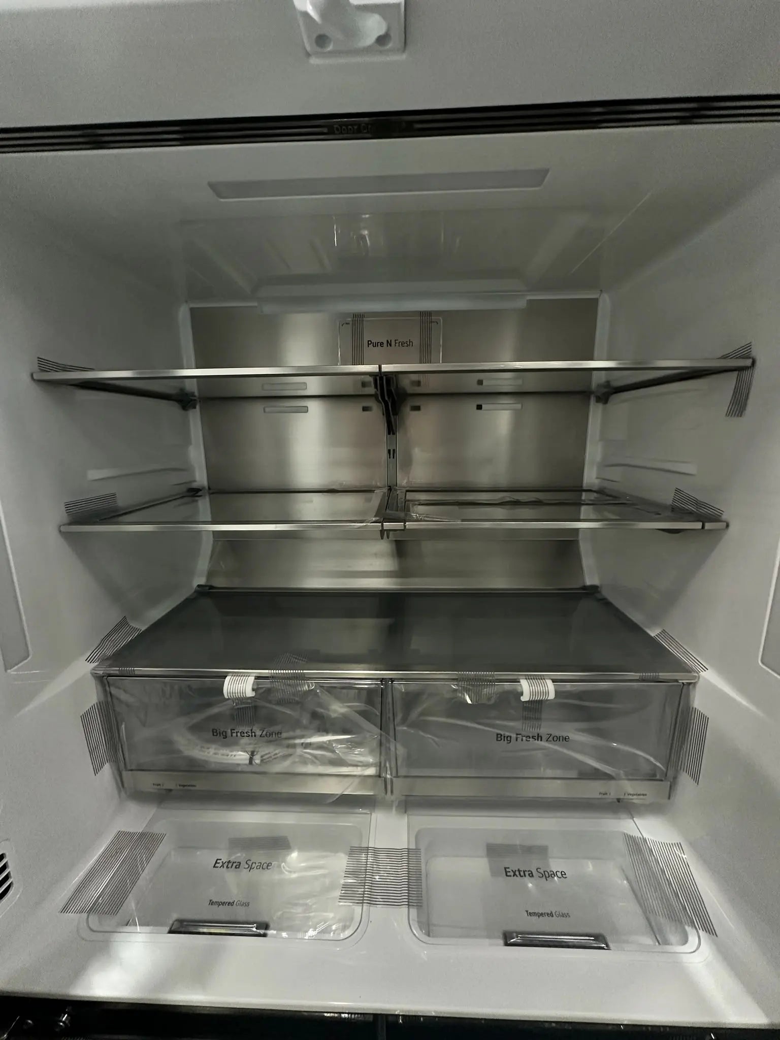 LG 642L InstaView Quad Door Fridge Freezer with Plumbed Ice & Water (Factory Seconds)