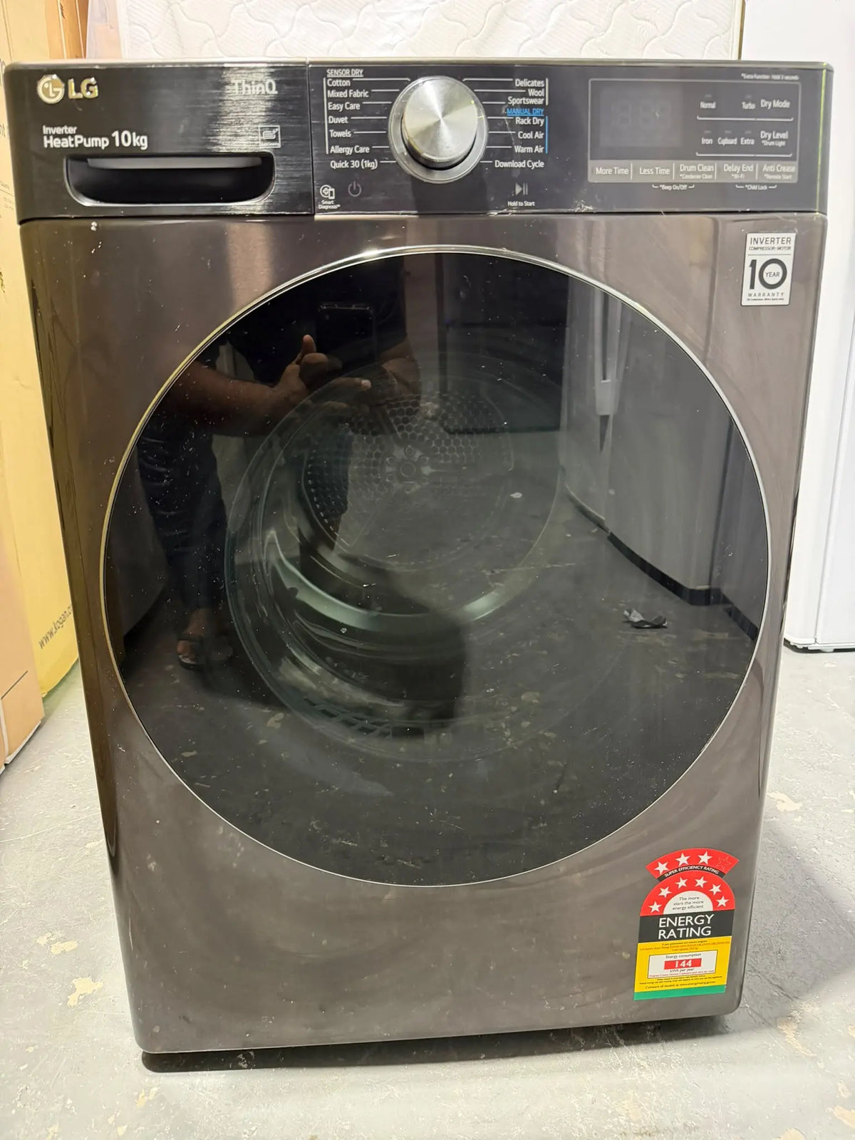 LG DVH10-10B Clothes Dryer – Refurbished | BRISBANE