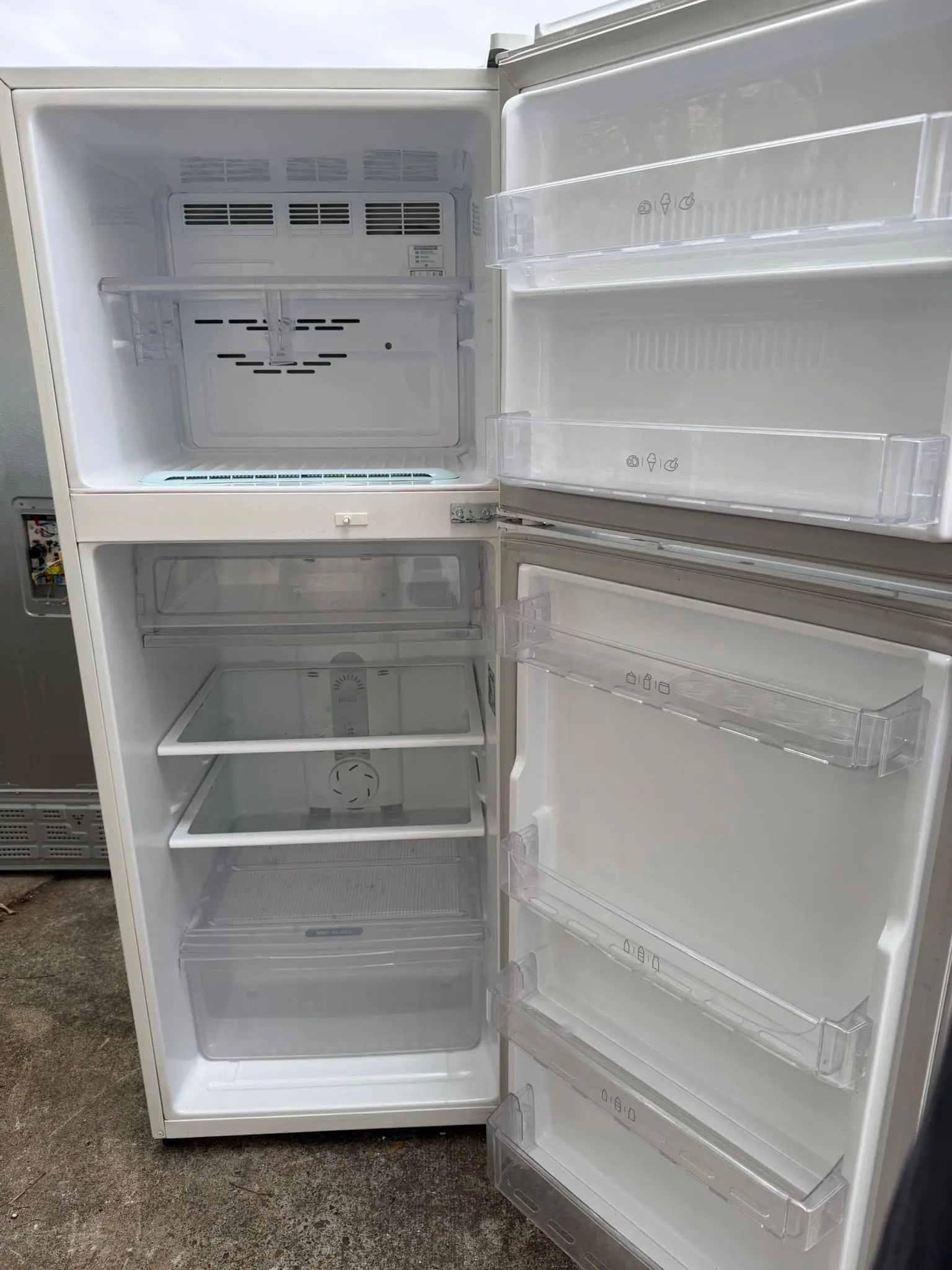 LG GN-315FW 315L Top Mount Fridge Freezer – Refurbished | BRISBANE