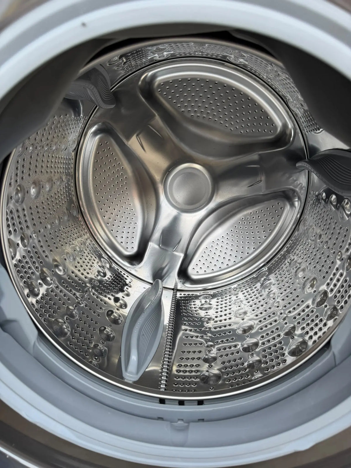 LG WXLC-1116B 16kg/9kg Washer Dryer Combo – Refurbished | MELBOURNE