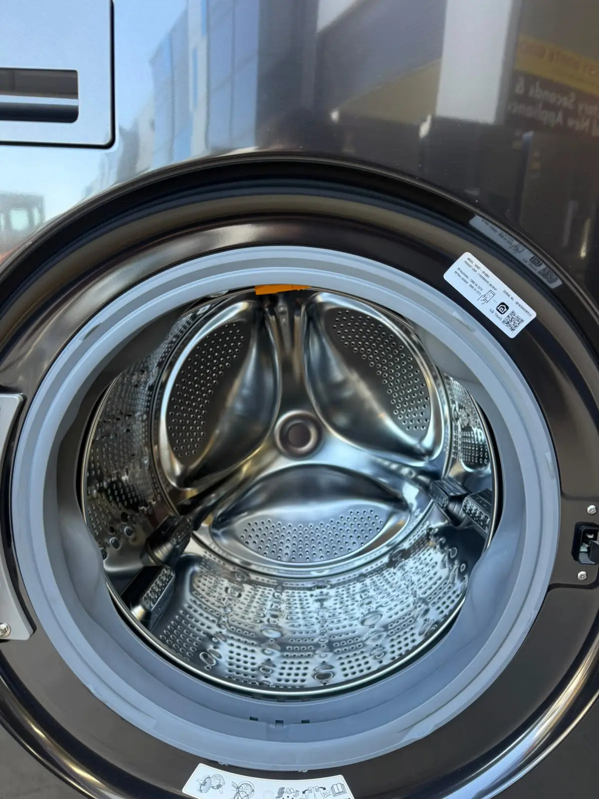 LG WashTower 19kg-10kg Combo Washer Dryer – Factory Second | MELBOURNE