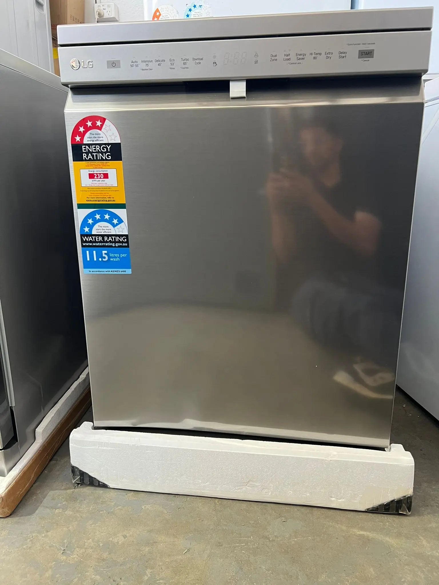 LG XD4B14PS QuadWash Freestanding Dishwasher – Factory Second | ADELAIDE