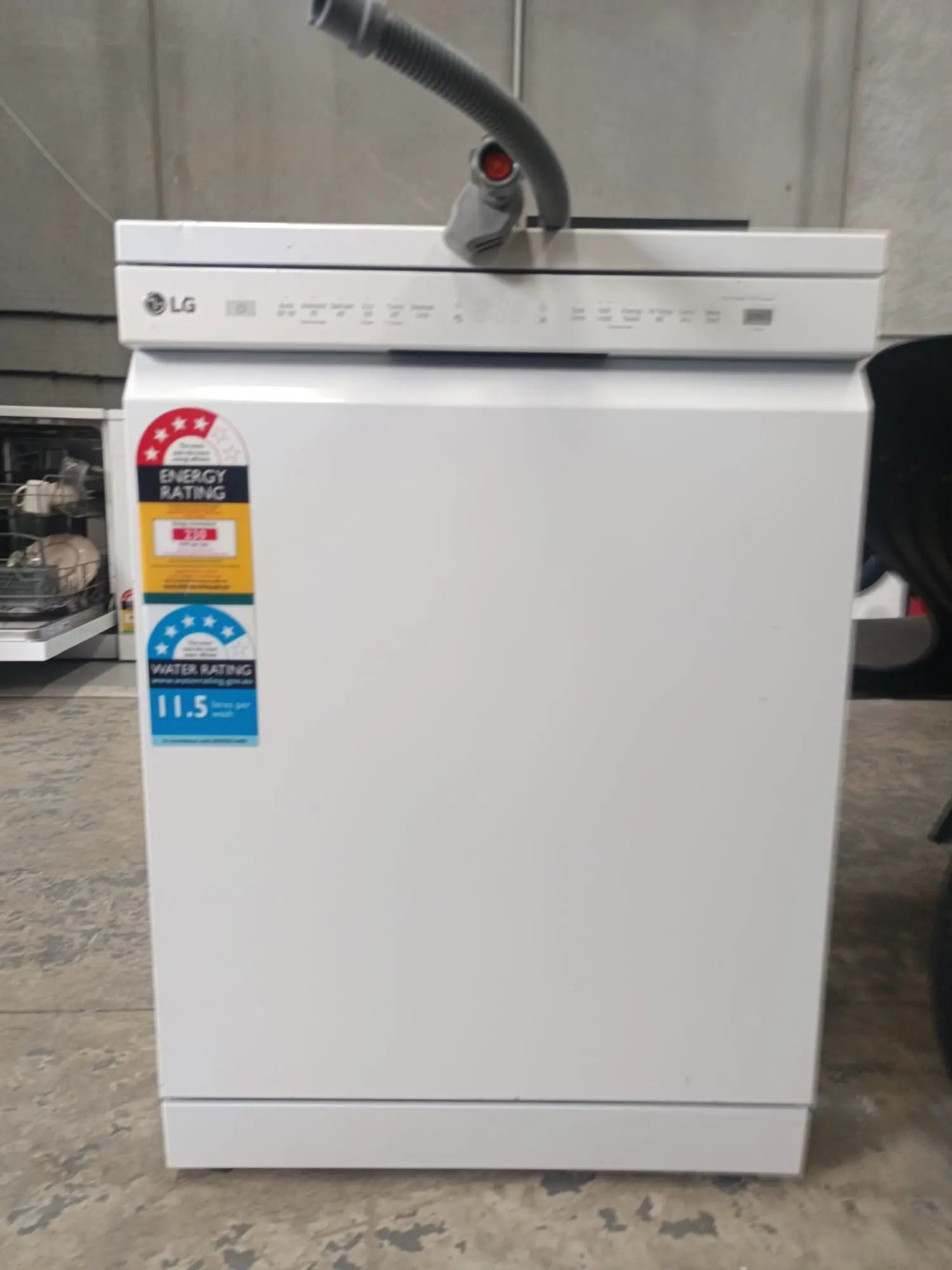 LG XD5B14WH 14 Place QuadWash Freestanding Dishwasher – Refurbished | MELBOURNE
