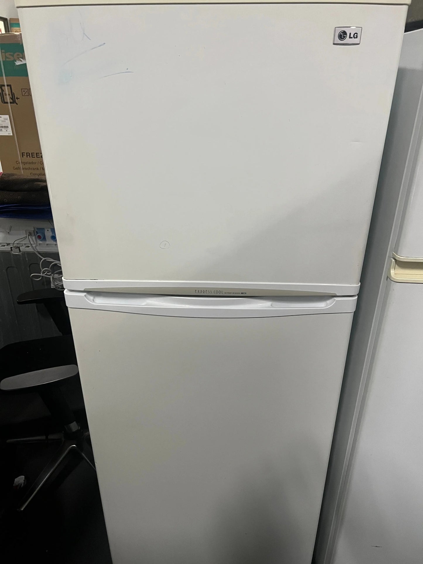 Lg 422 litres fridge freezer | ADELAIDE