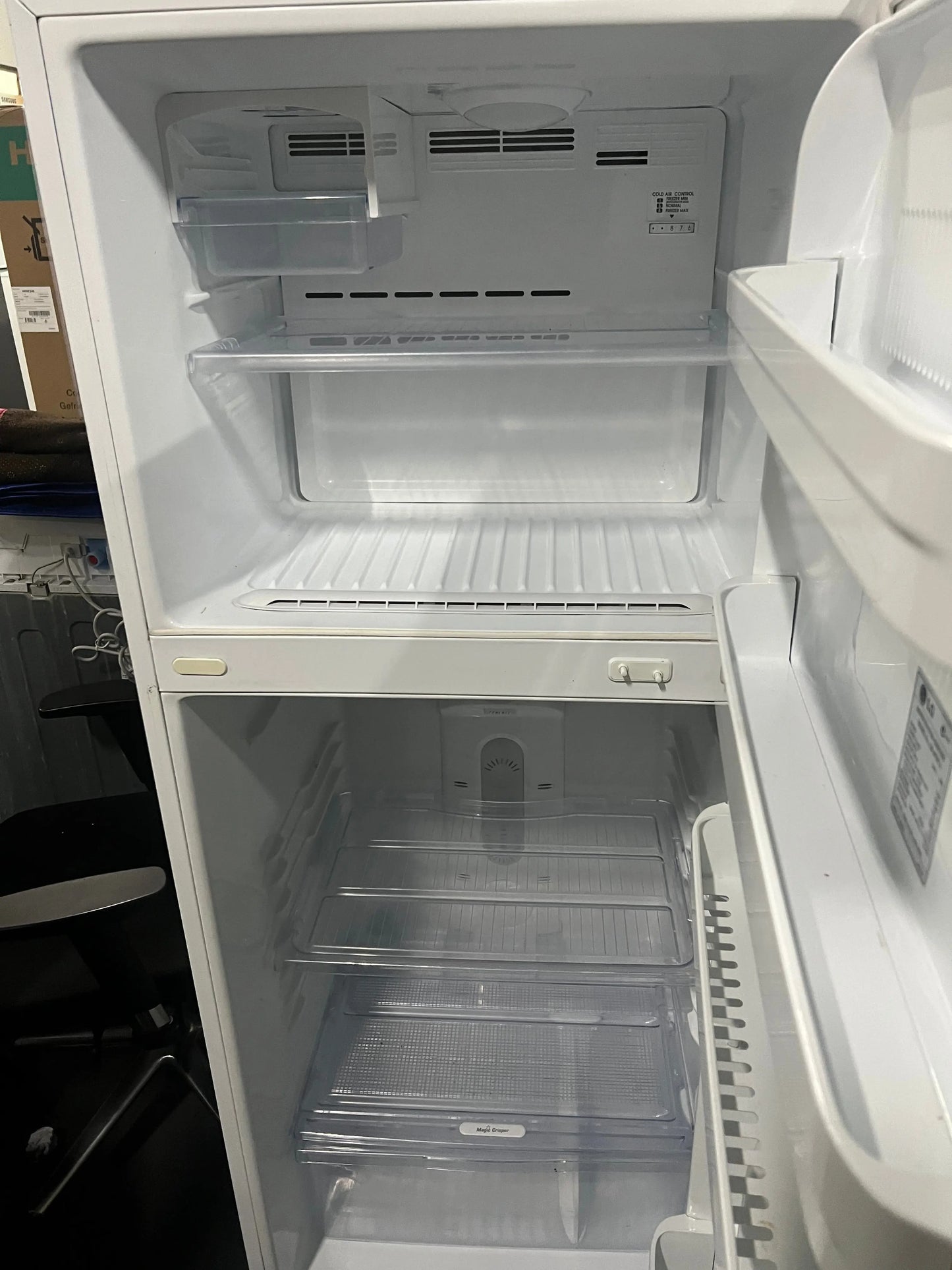 Lg 422 litres fridge freezer | ADELAIDE