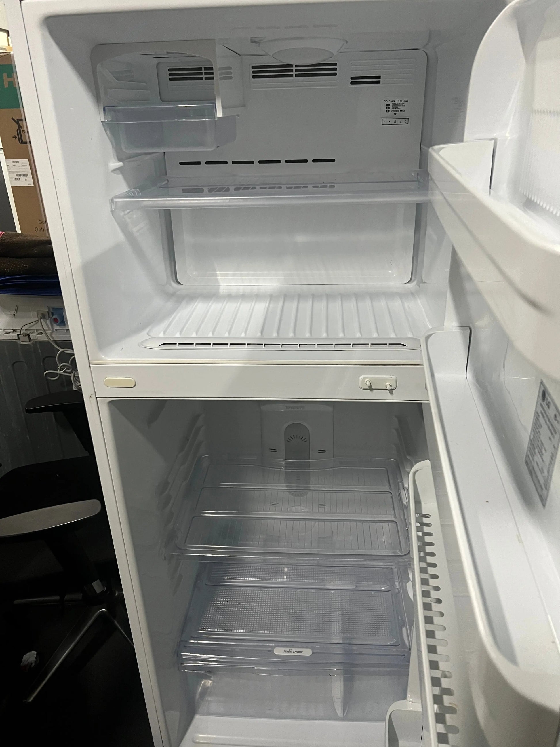 Lg 422 litres fridge freezer | ADELAIDE