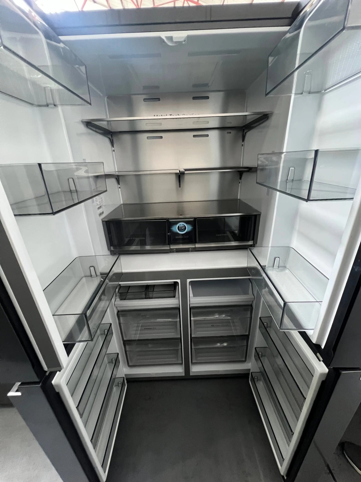 Near new Condition Hisense 640 Litres Fridge Freezer | ADELAIDE