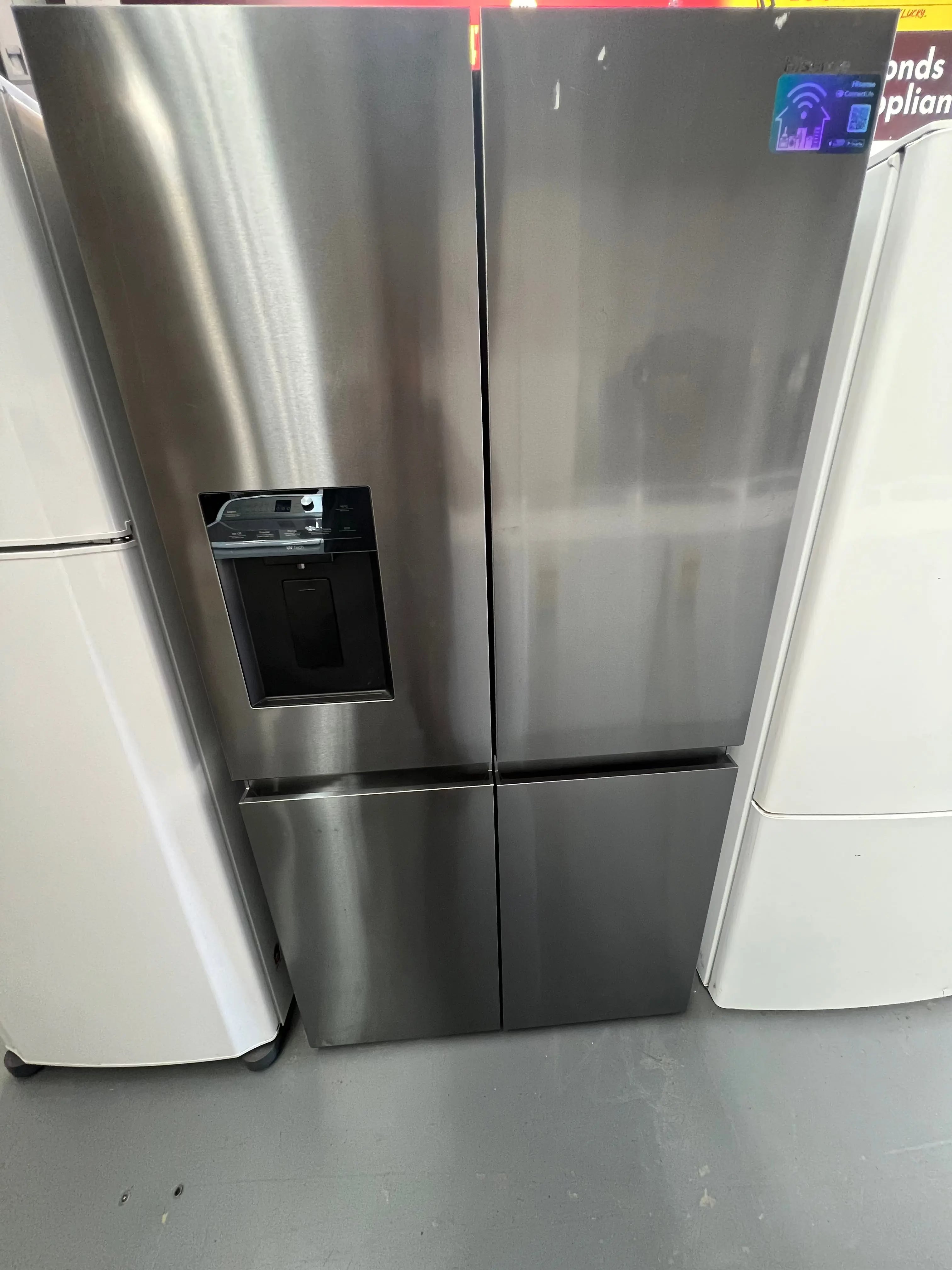 Near new Condition Hisense 640 Litres Fridge Freezer | ADELAIDE