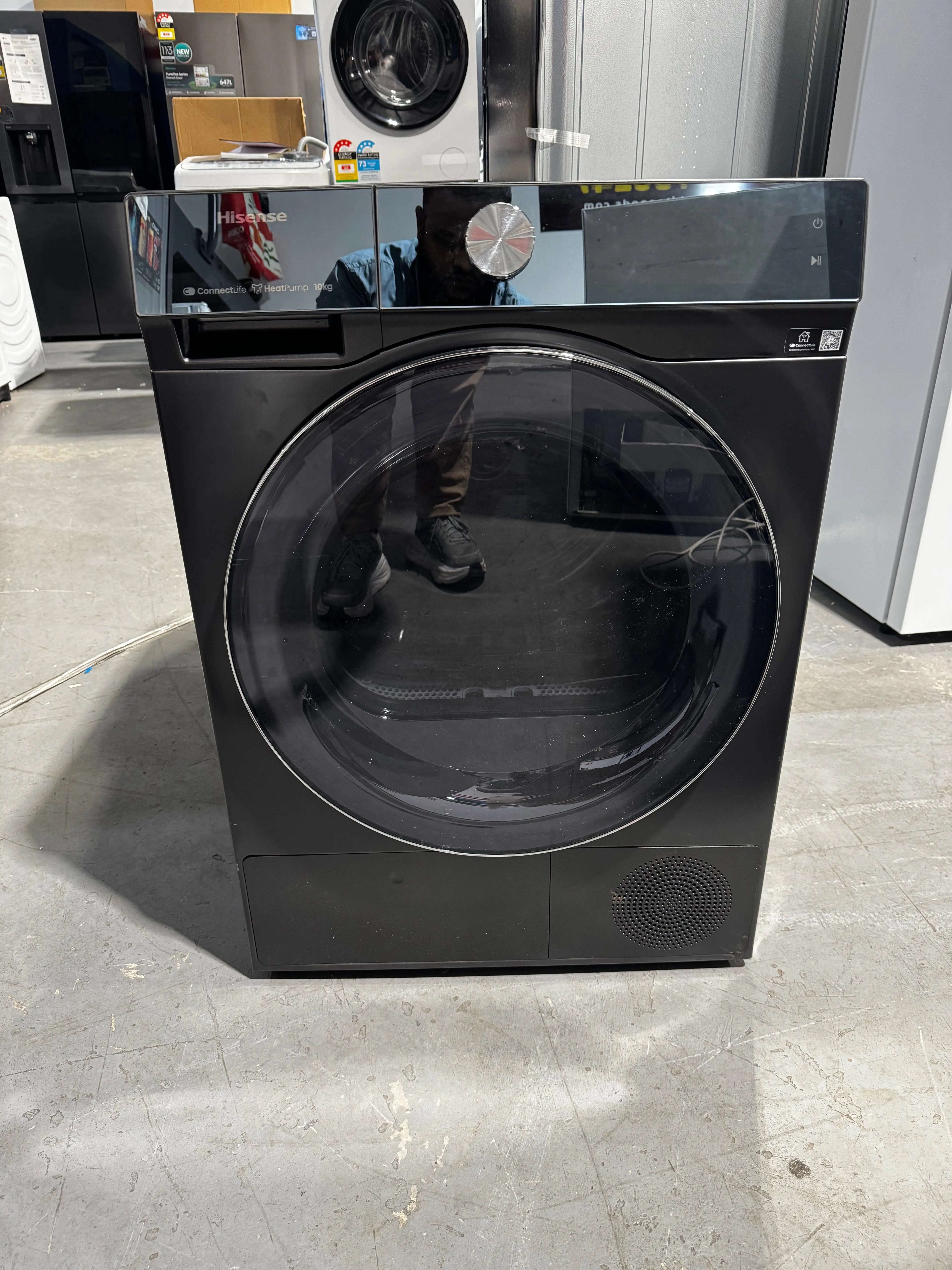 Near new condition Hisense 10kg heat pump Dryer | PERTH