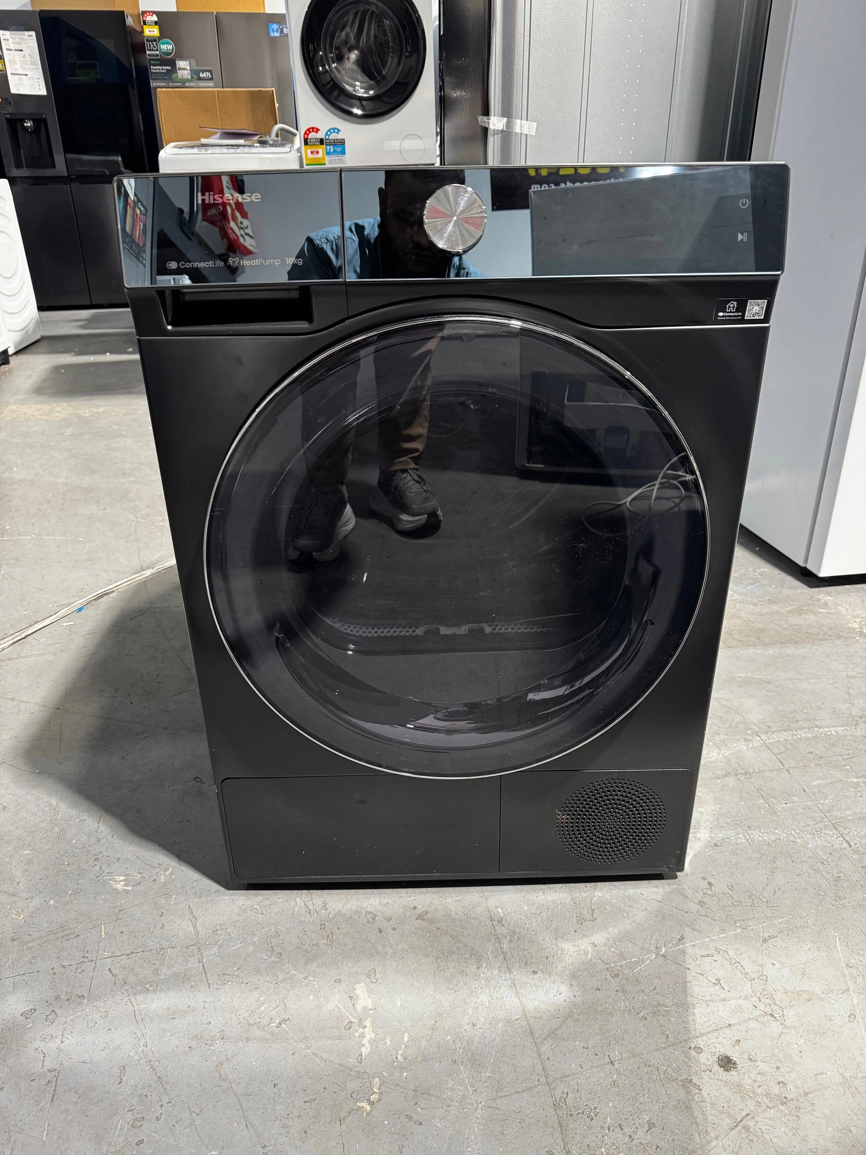 Near new condition Hisense 10kg heat pump Dryer | PERTH