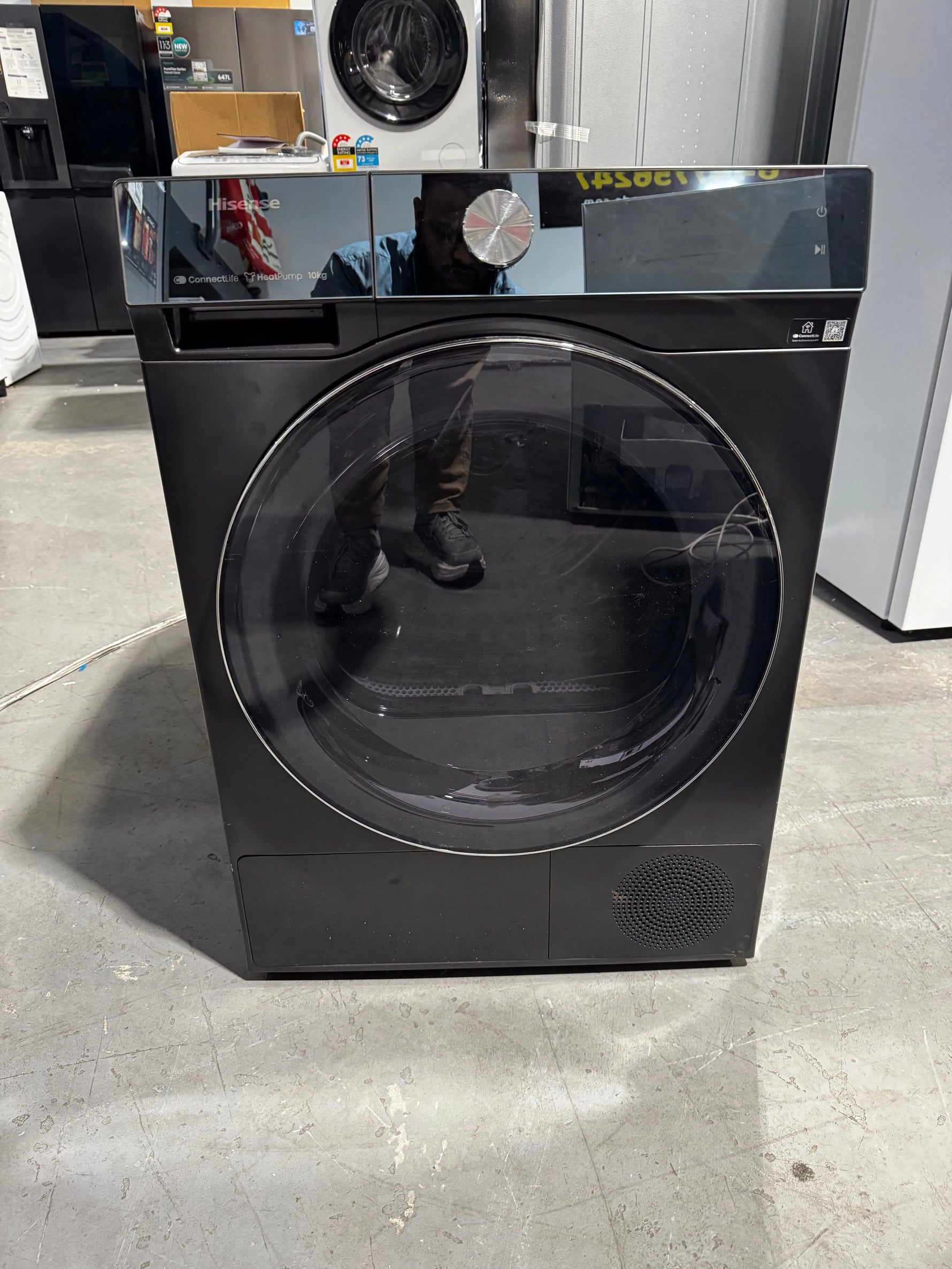 Near new condition Hisense 10kg heat pump Dryer | PERTH