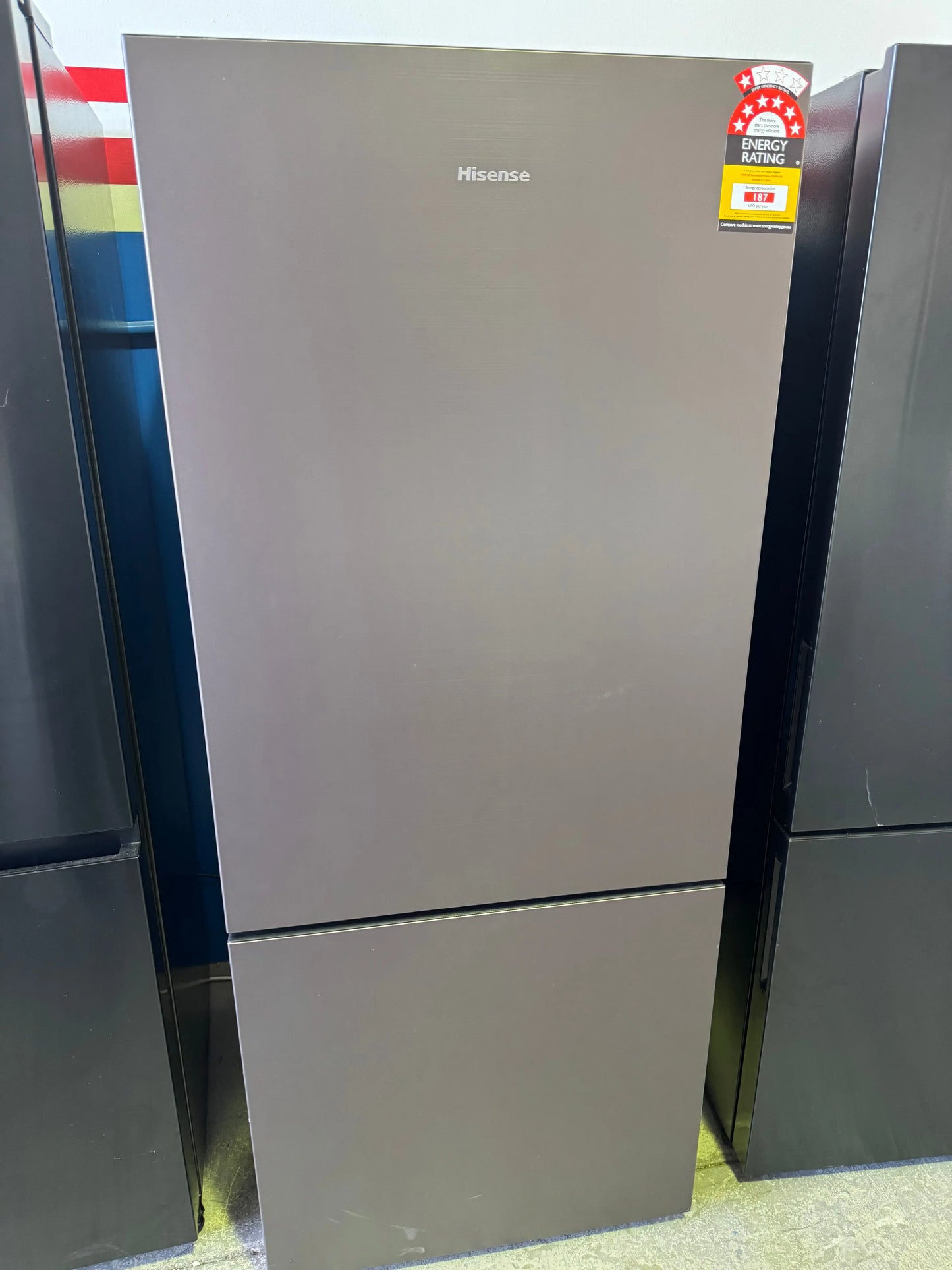 Near new condition Hisense 417 Litres Fridge Freezer | PERTH