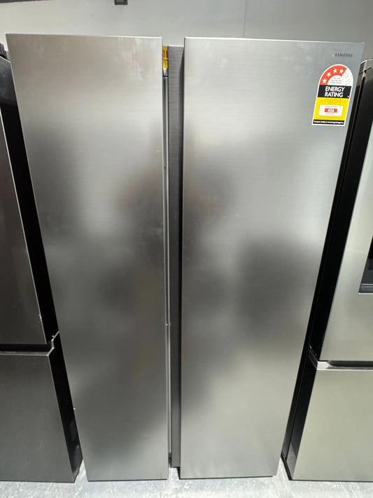 Near new condition Samsung 655 litres fridge freezer | PERTH