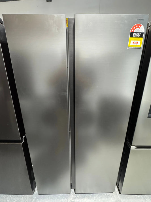 Near new condition Samsung 655 litres fridge freezer | PERTH