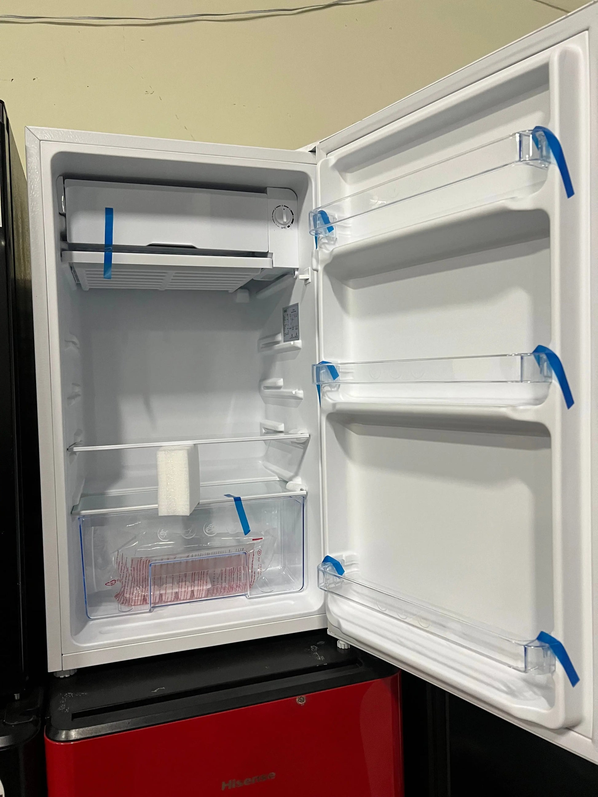 Refurbished CHIQ 90L Bar Fridge | ADELAIDE