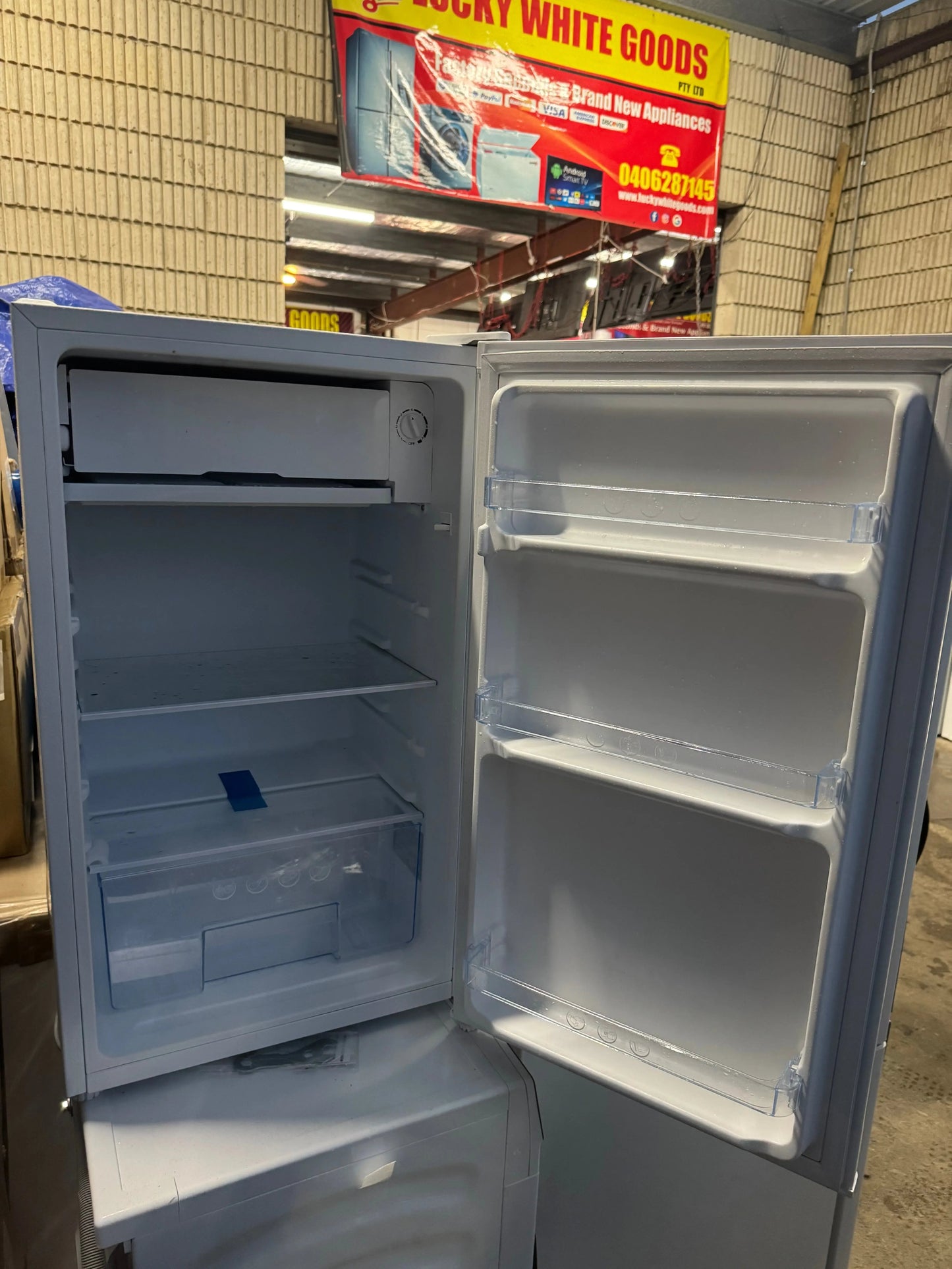 Refurbished CHIQ 90L Bar Fridge Freezer | SYDNEY