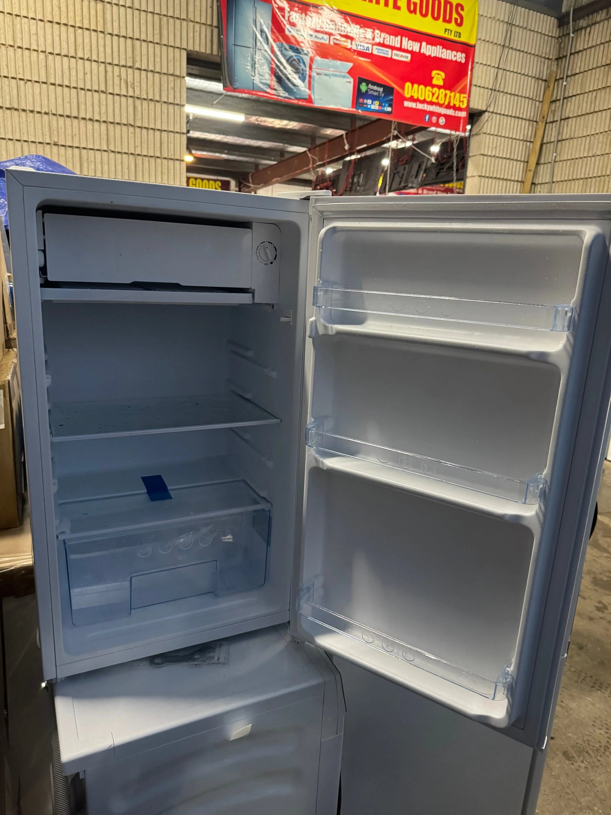 Refurbished CHIQ 90L Bar Fridge Freezer | SYDNEY