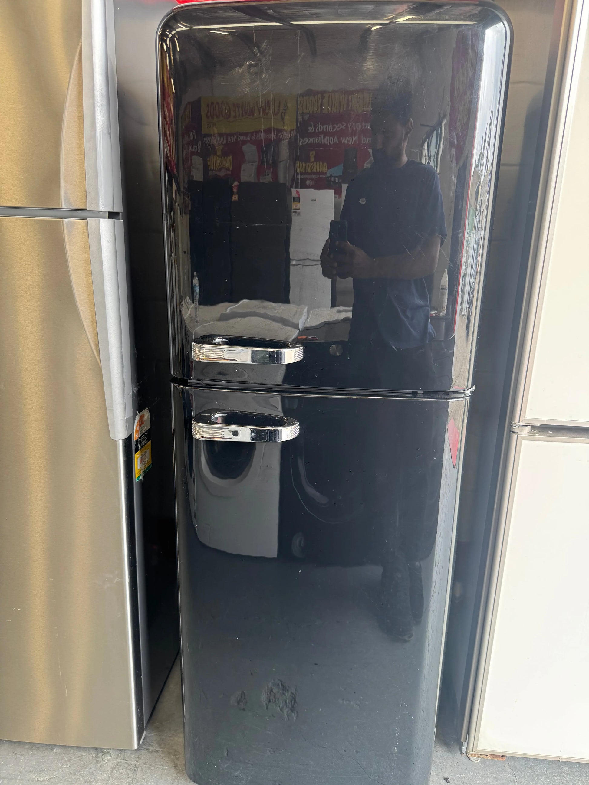 Refurbished CHIQ fridge freezer 202L | SYDNEY