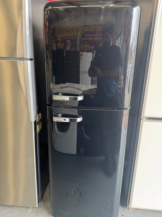 Refurbished CHIQ fridge freezer 202L | SYDNEY