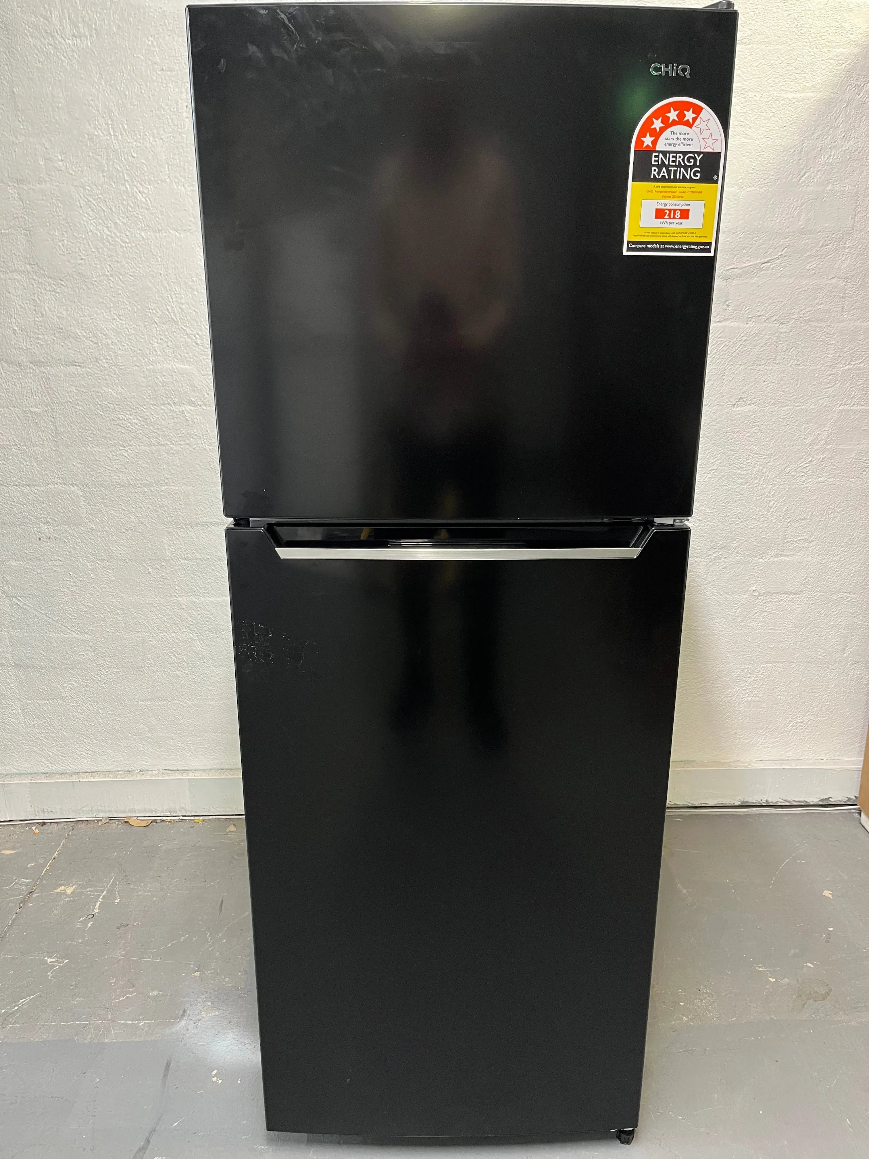 Refurbished CHiQ 202L Top Mount Refrigerator – Frost Free Compact Fridge with Adjustable Storage | ALEXANDRIA