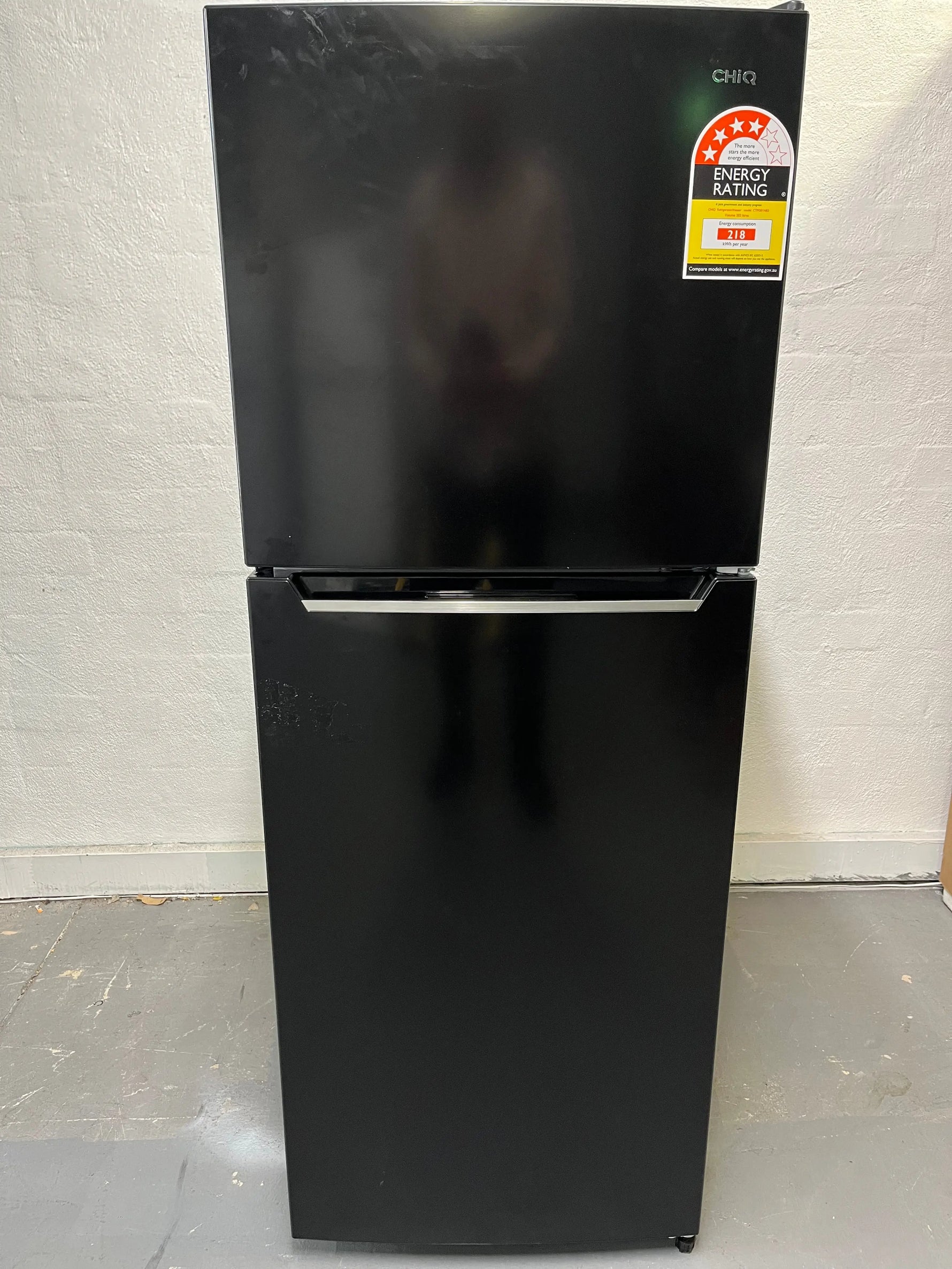 Refurbished CHiQ 202L Top Mount Refrigerator – Frost Free Compact Fridge with Adjustable Storage | ALEXANDRIA