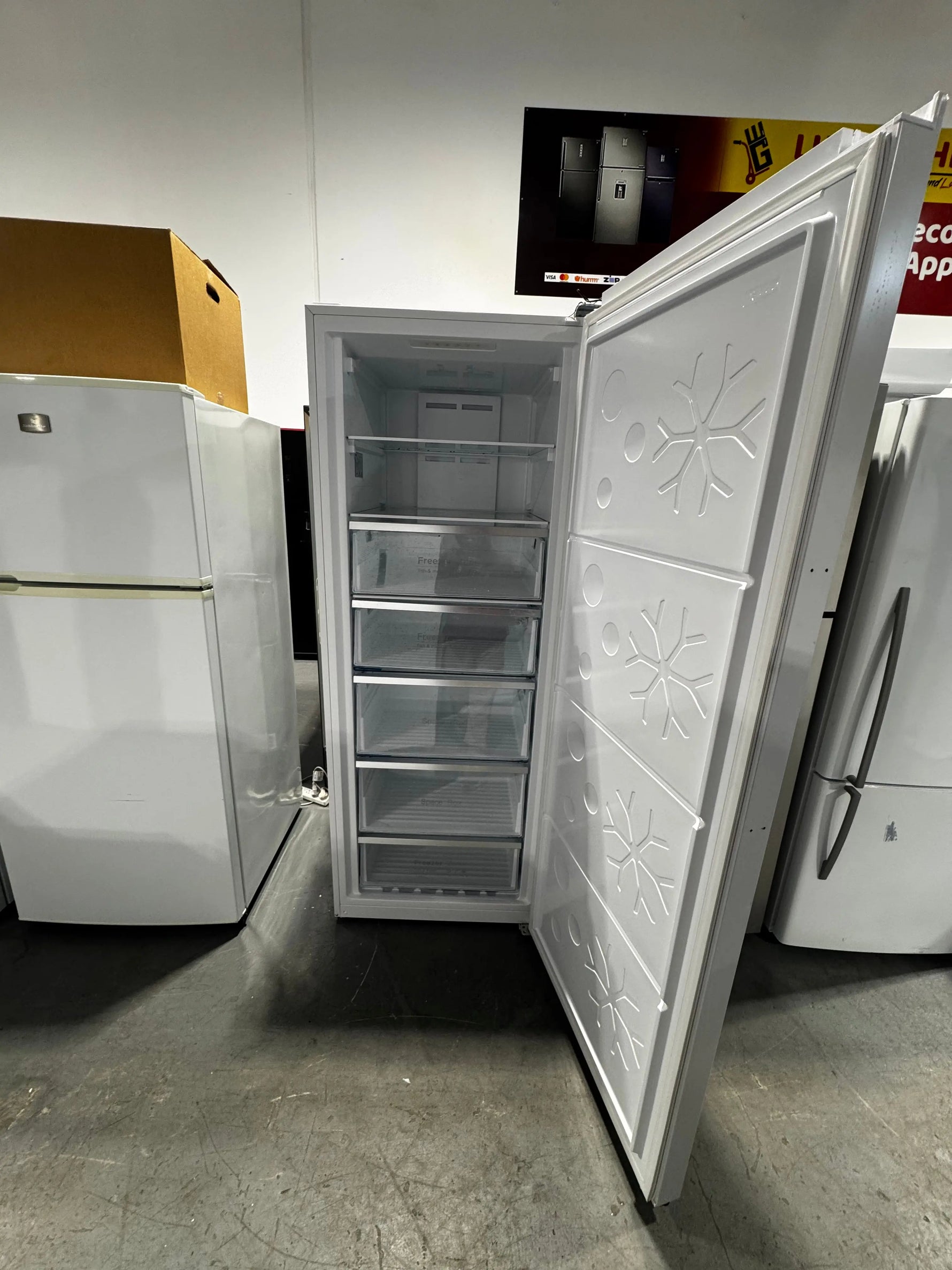 Refurbished CHiQ 380L Hybrid Vertical Fridge / Freezer – Frost Free Inverter System | CSH380NWL3 | PERTH