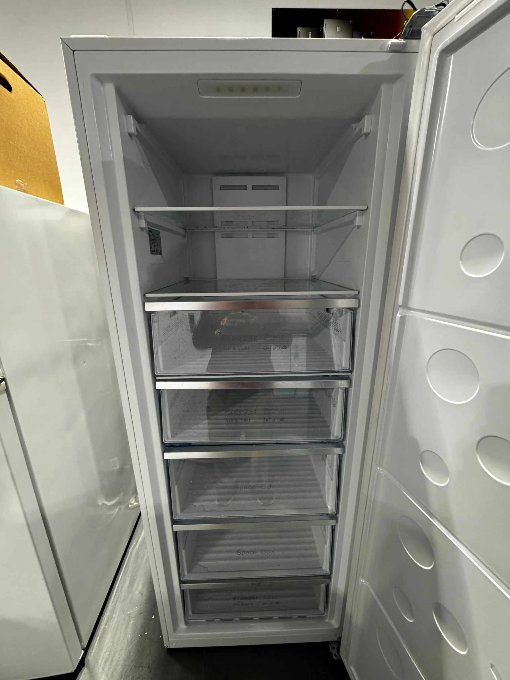 Refurbished CHiQ 380L Hybrid Vertical Fridge / Freezer – Frost Free Inverter System | CSH380NWL3 | PERTH