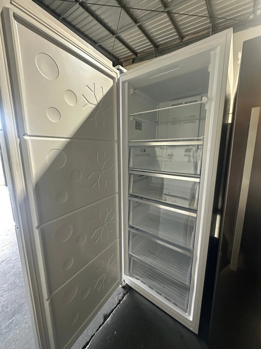 Refurbished CHiQ 380 L Hybrid Vertical Fridge Freezer ❄️🧊 | BRISBANE