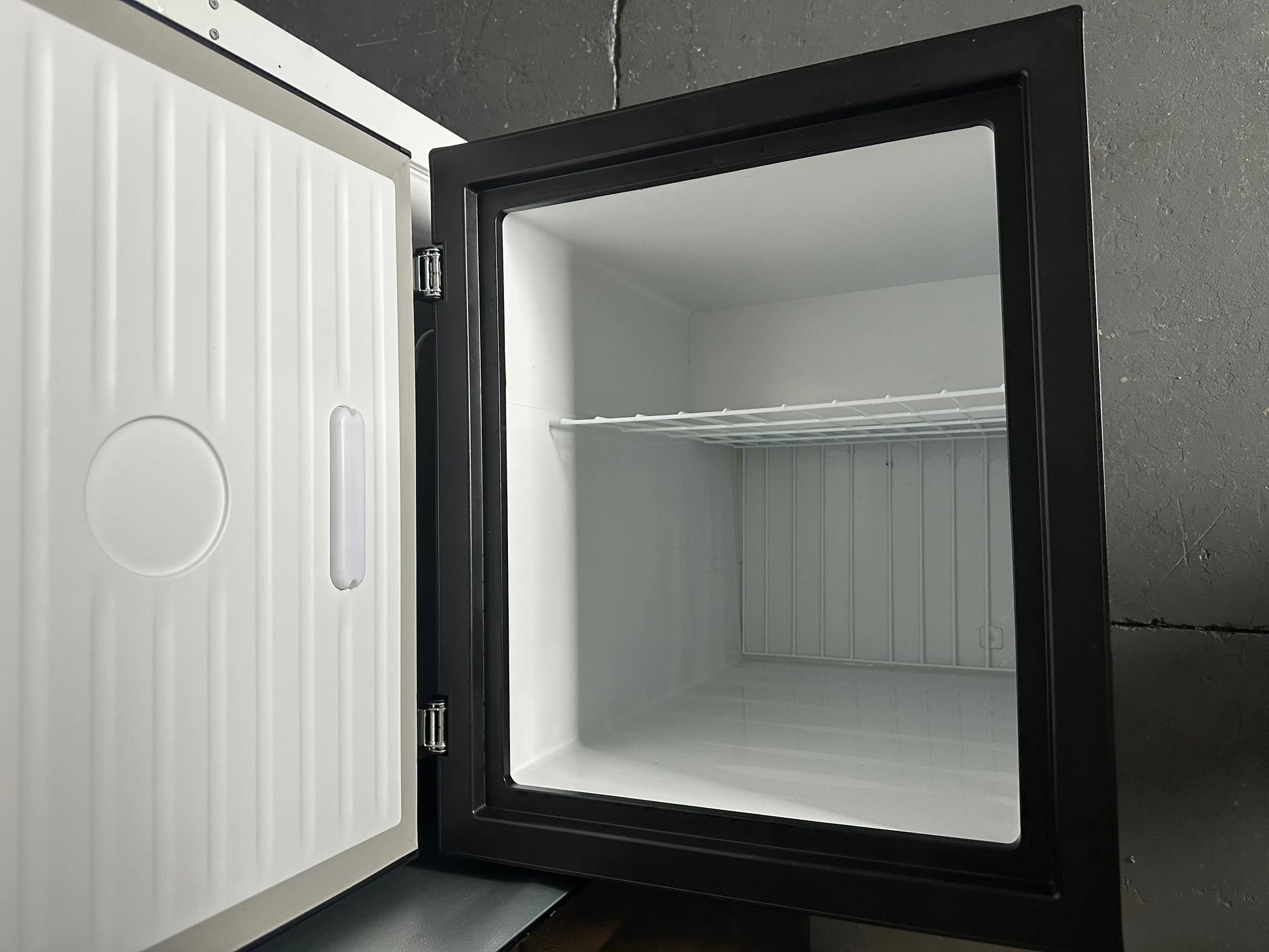 Refurbished Chiq 142 L chest freezer | BRISBANE