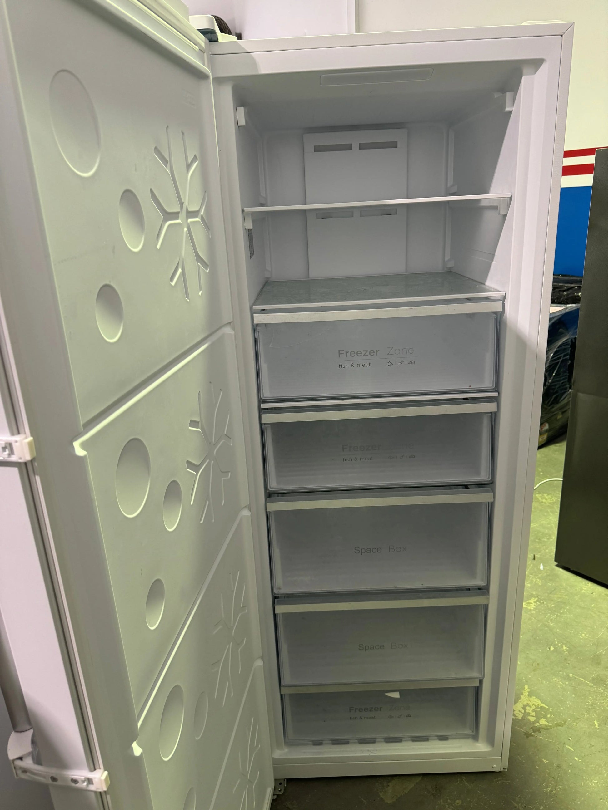 Refurbished Chiq 380 Litres  Upright Freezer | PERTH