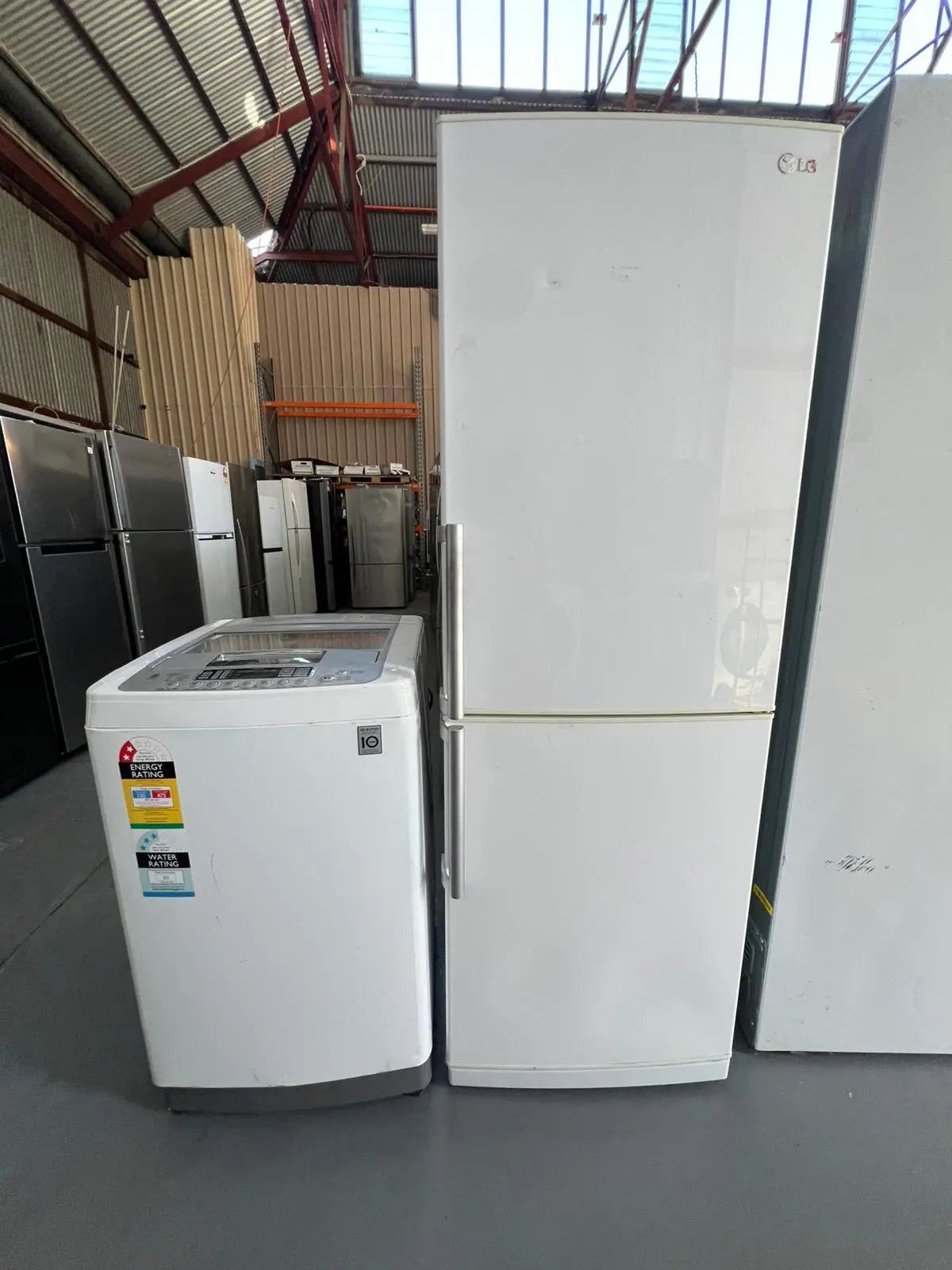 Refurbished Combo – LG 305 L Fridge Freezer + LG 5.5 kg Washing Machine | ADELAIDE
