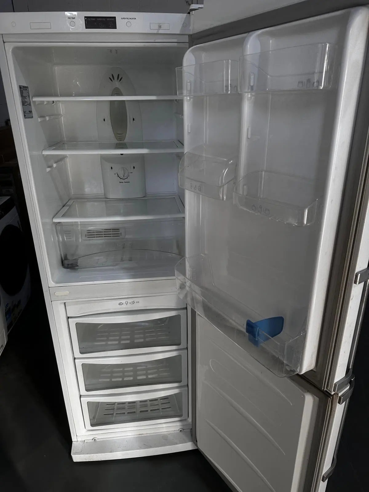 Refurbished Combo – LG 305 L Fridge Freezer + LG 5.5 kg Washing Machine | ADELAIDE